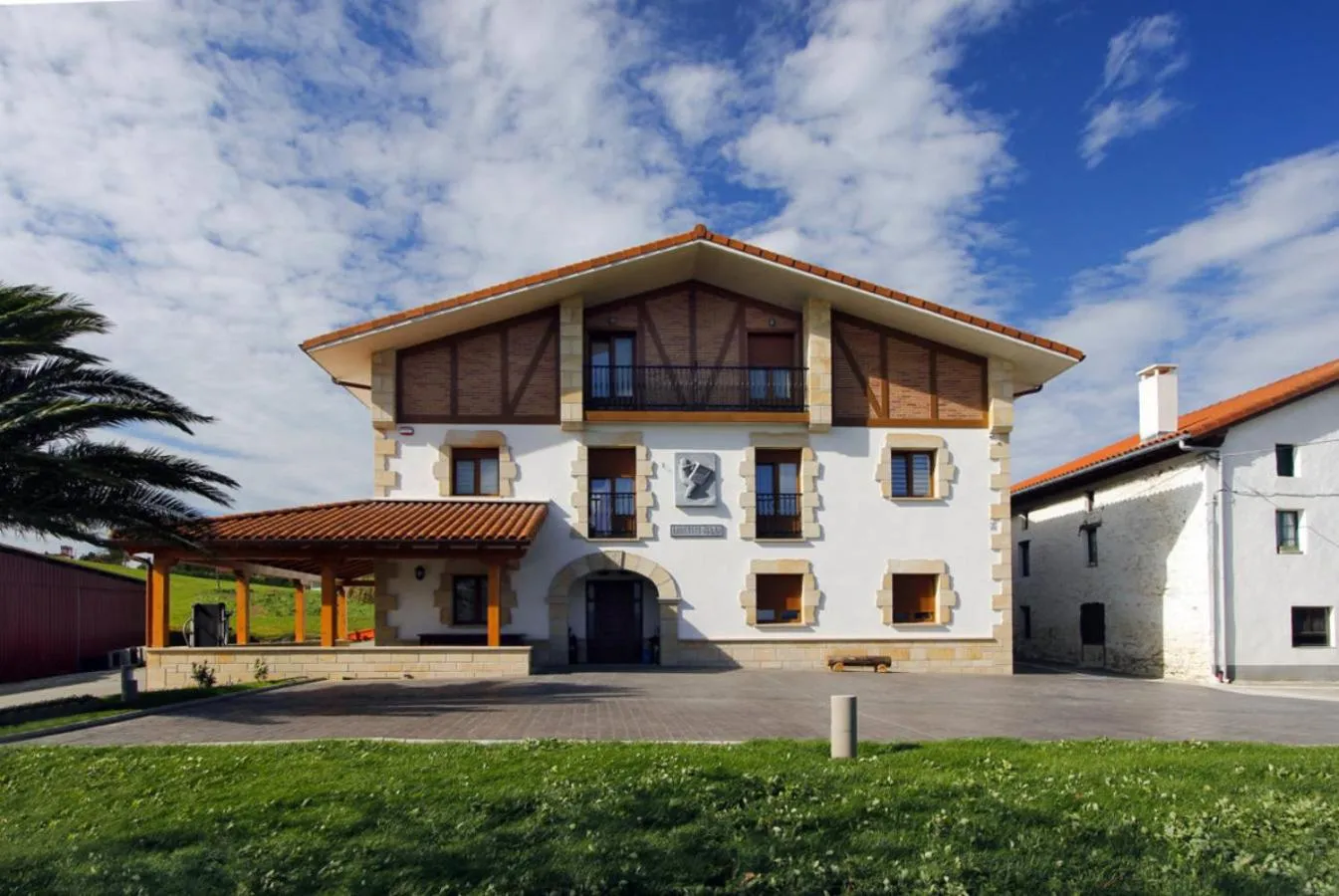Facade/entrance in Endaneta Berri