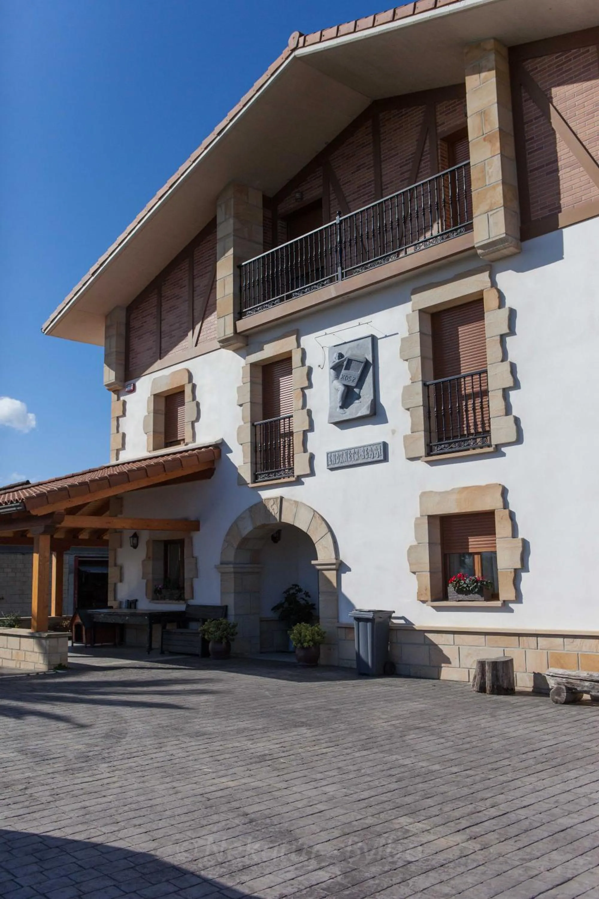 Facade/entrance in Endaneta Berri