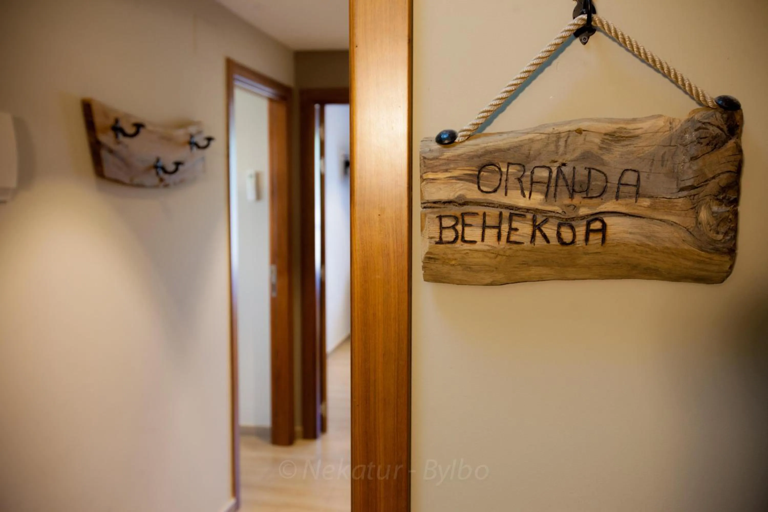 Logo/Certificate/Sign in Endaneta Berri