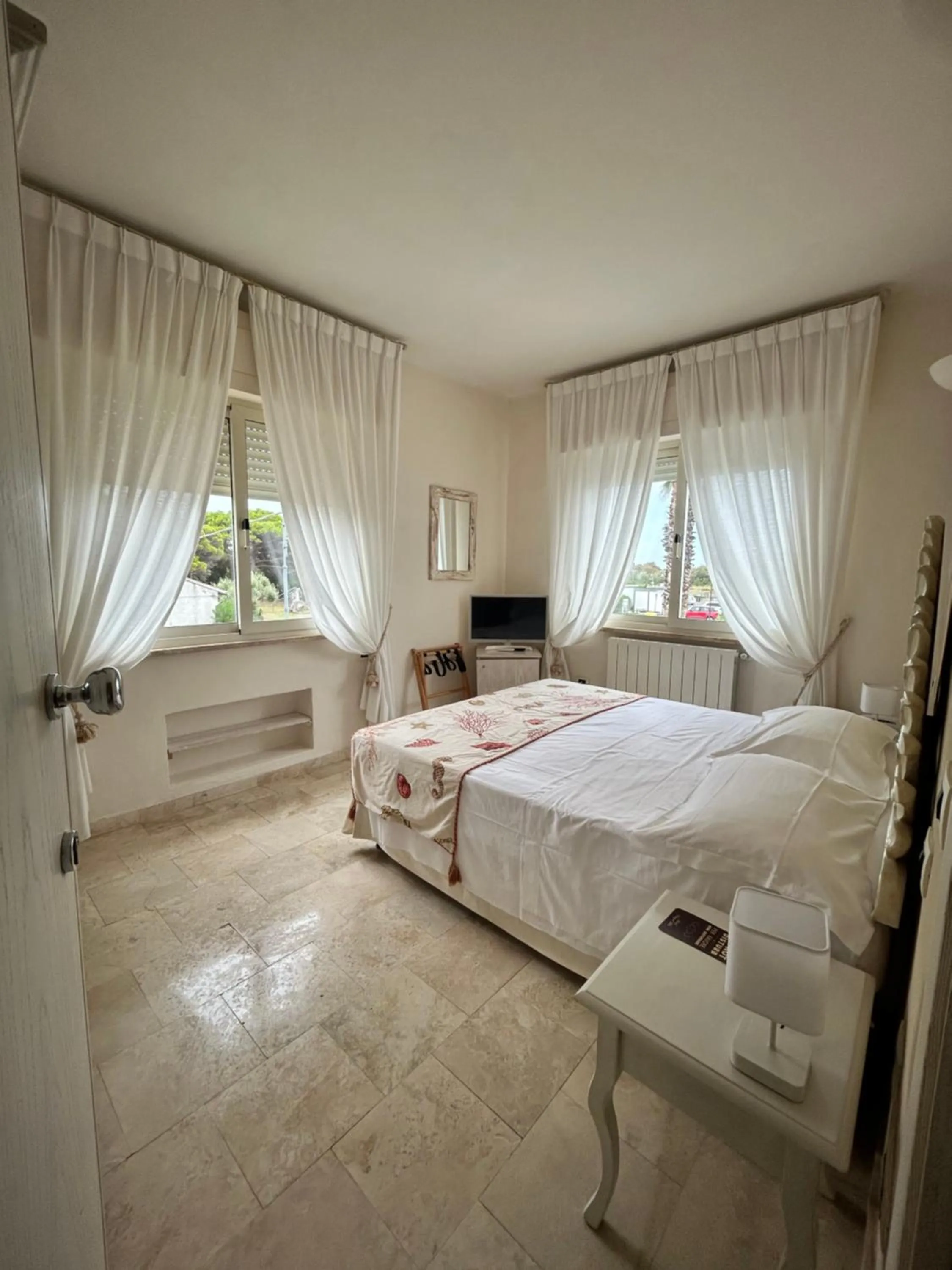 Bed in Hotel Bagni Lido