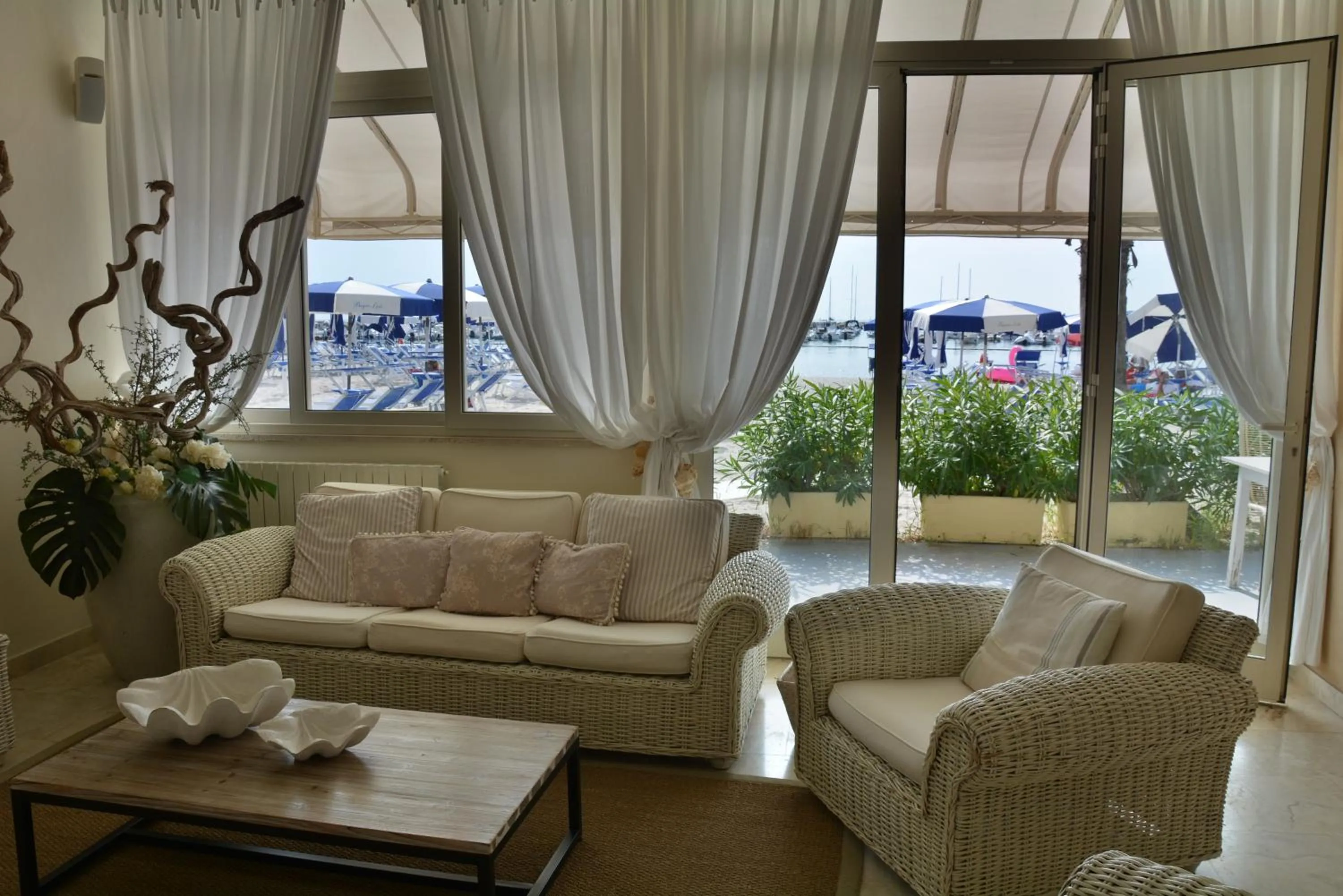 Communal lounge/ TV room in Hotel Bagni Lido