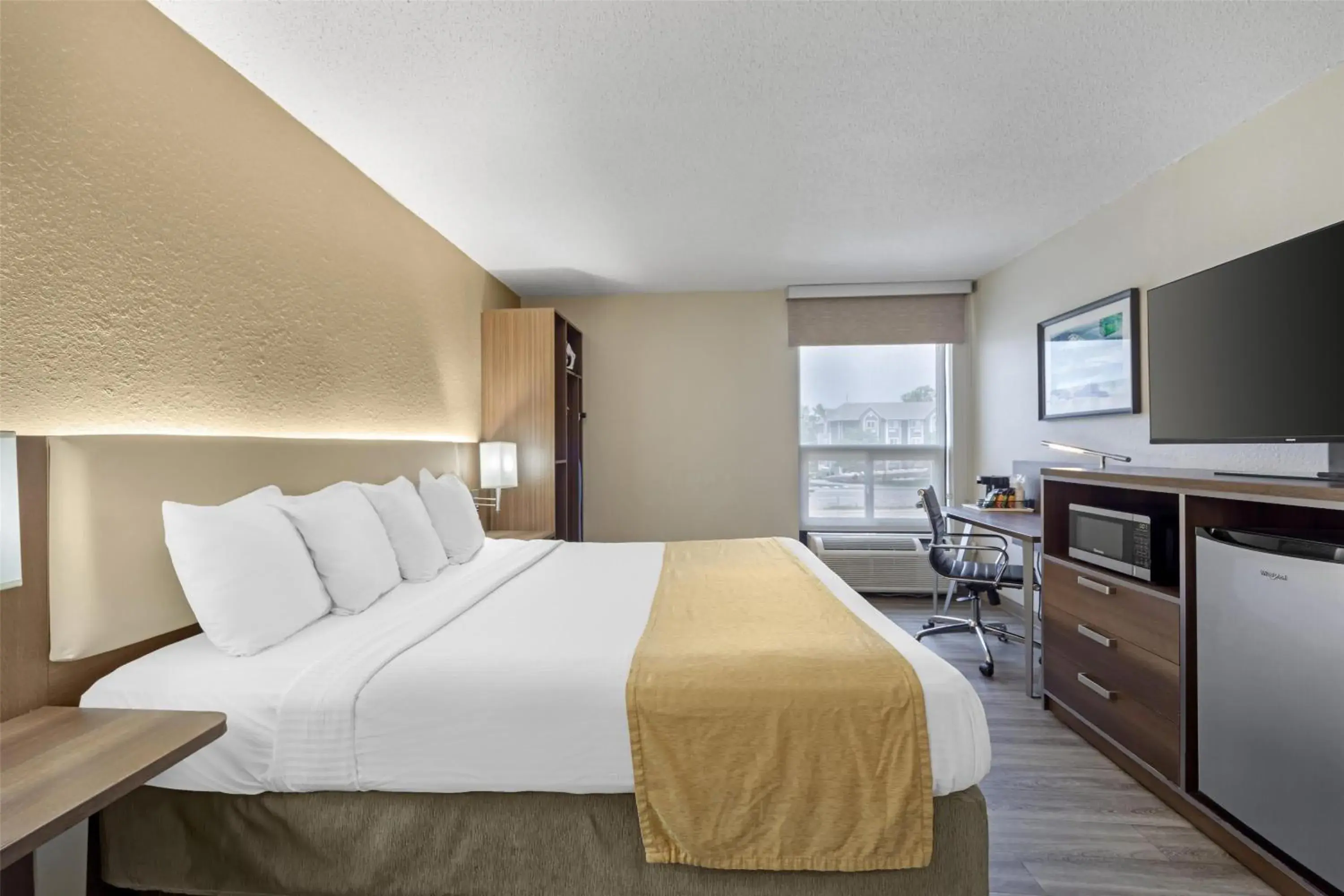 Bedroom, Bed in Best Western Galaxy Inn Bedroom, Bed in Best Western Galaxy Inn