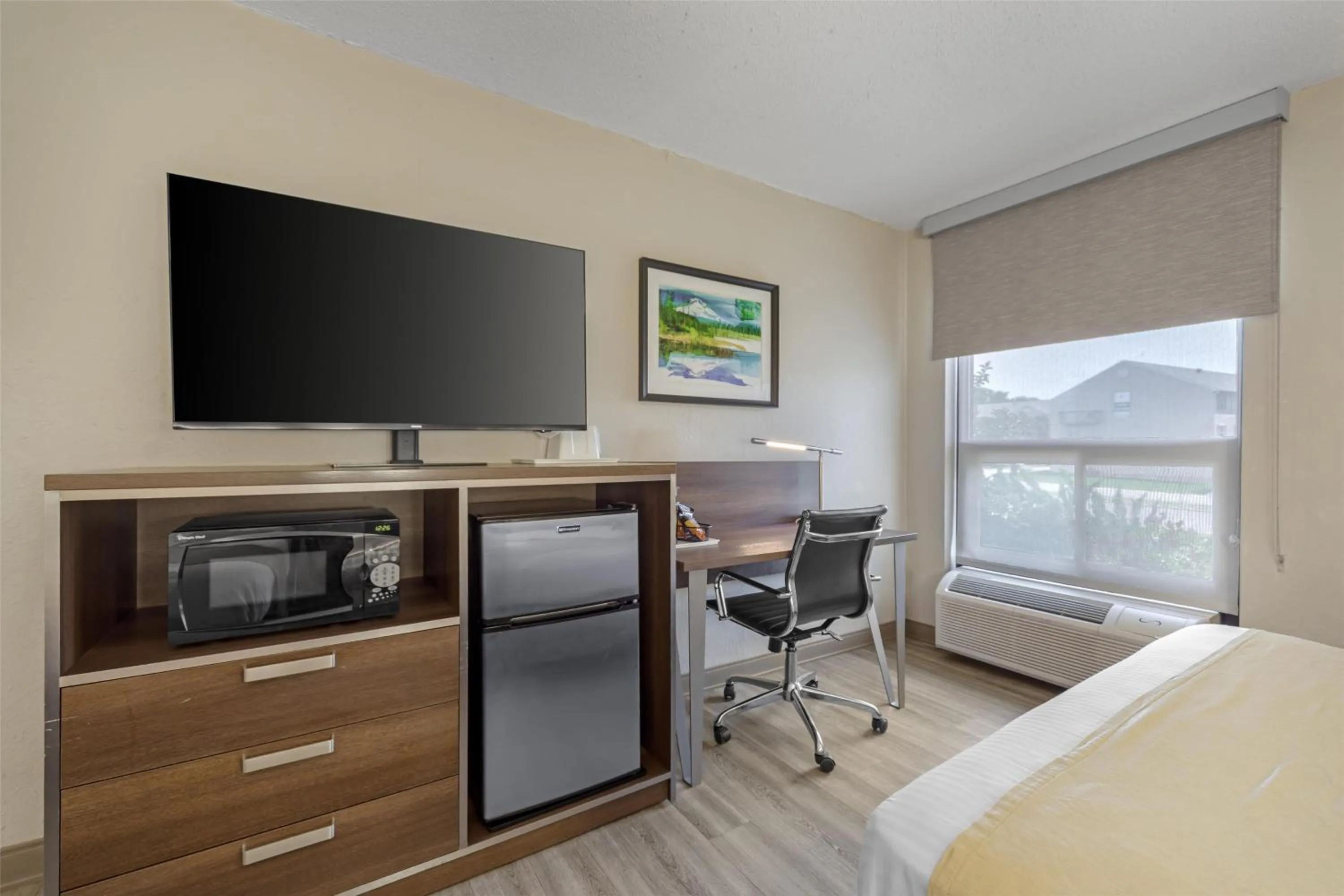 Bedroom, Bed in Best Western Galaxy Inn