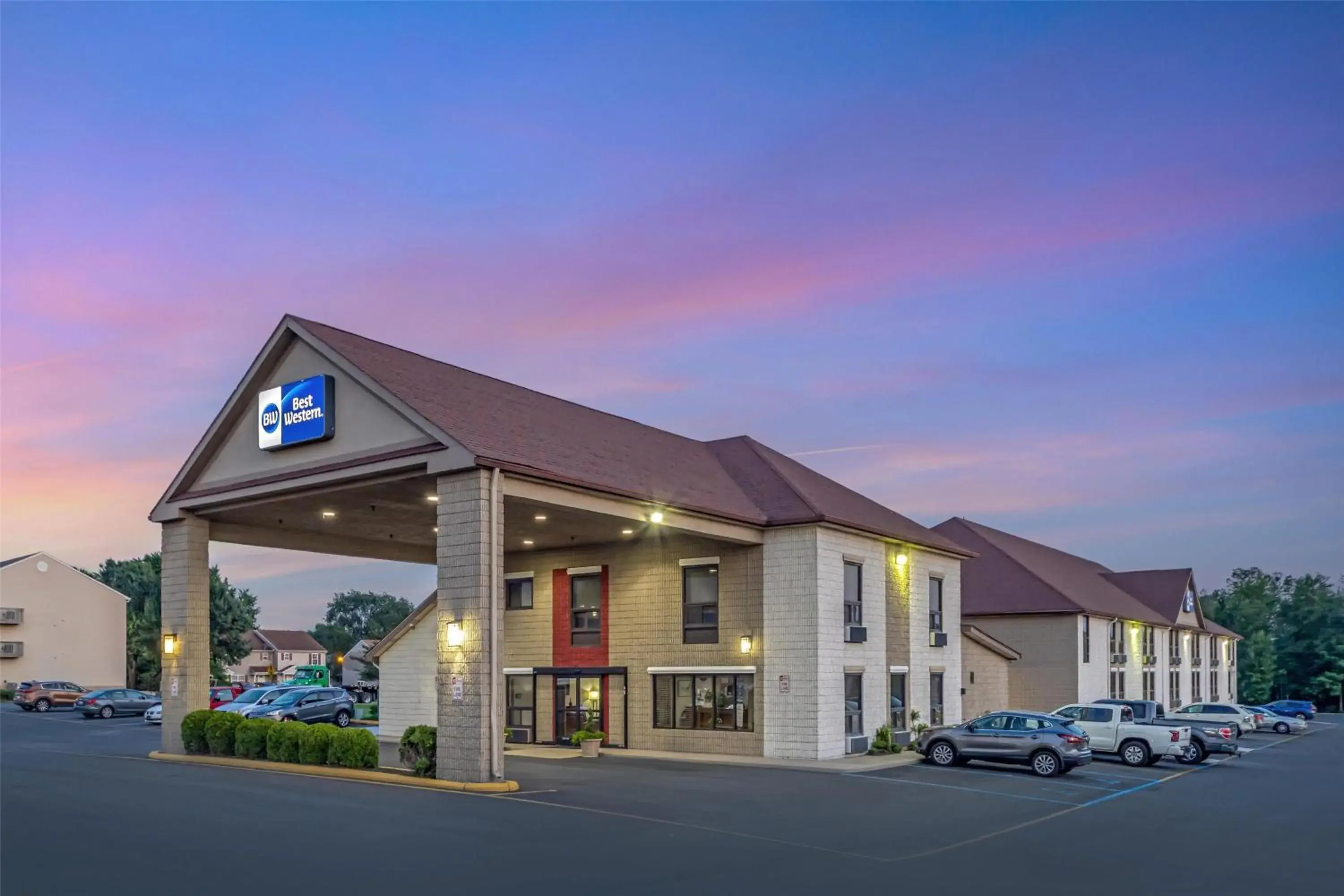 Property building in Best Western Galaxy Inn Property building in Best Western Galaxy Inn