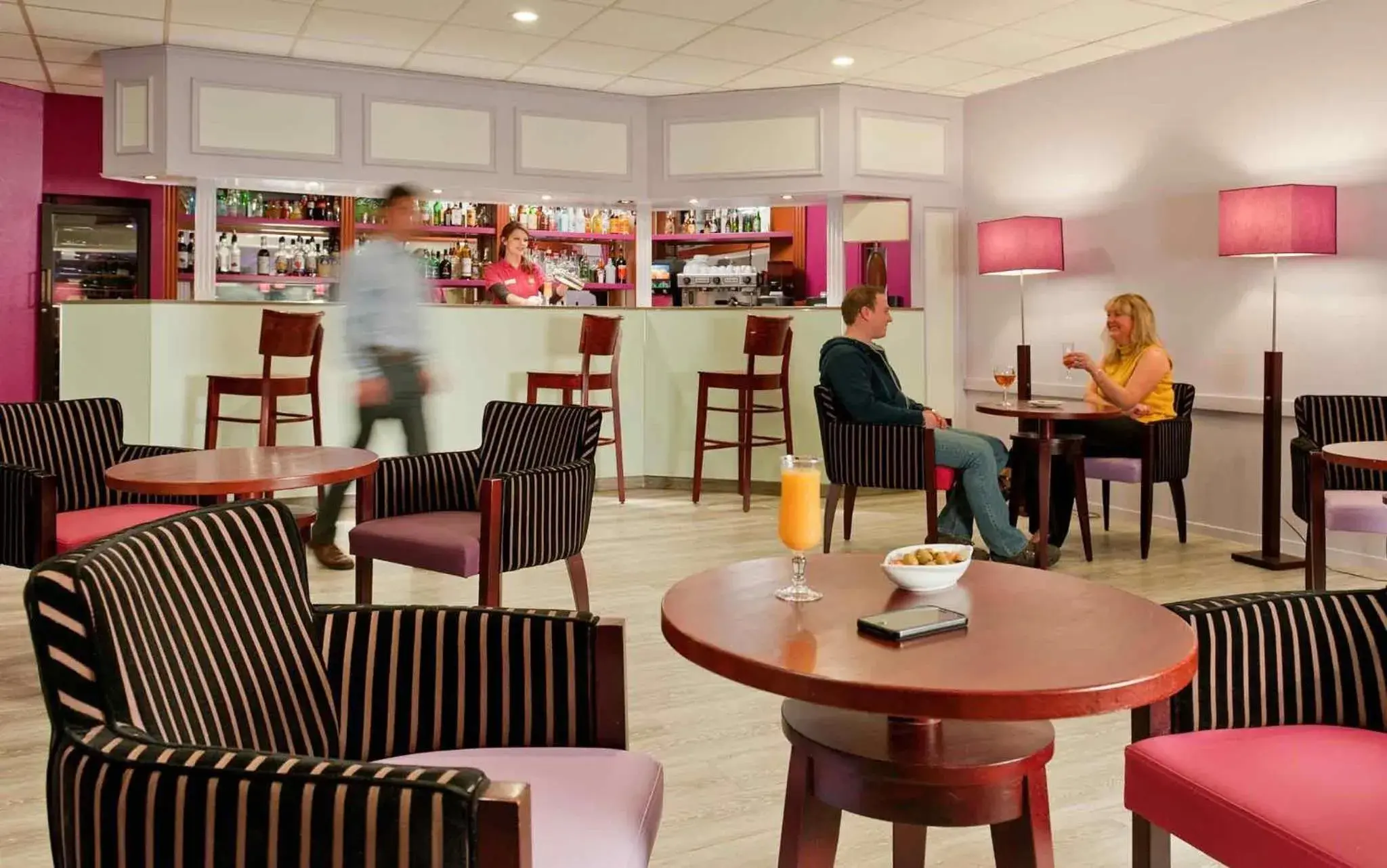Lounge or bar in ibis Styles Melun Lounge or bar in ibis Styles Melun