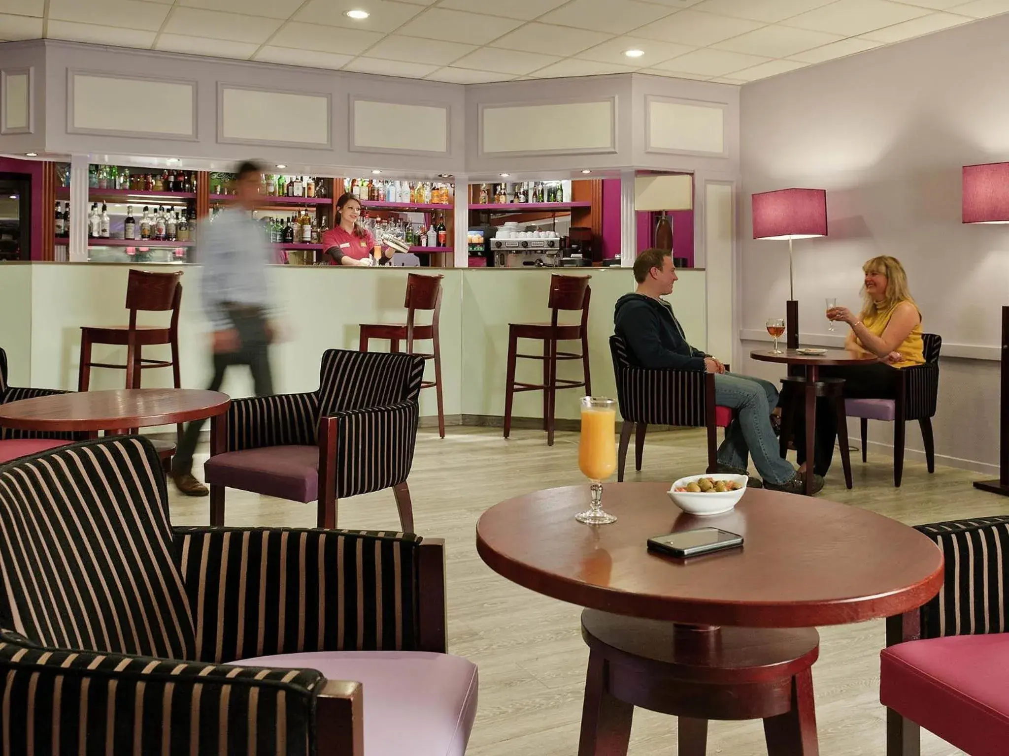 Lounge or bar in ibis Styles Melun Lounge or bar in ibis Styles Melun
