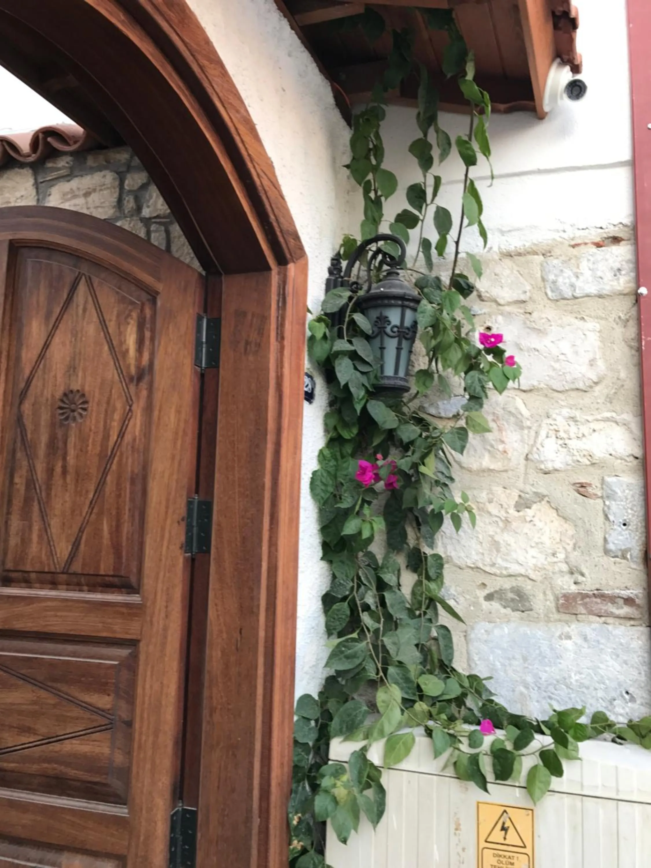 Facade/entrance in Monza House Otel