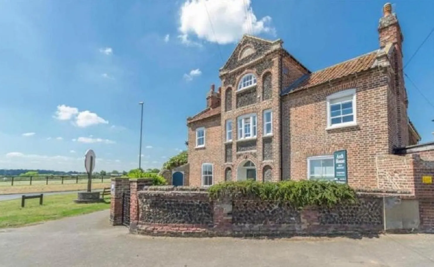 Property building in The Globe Inn