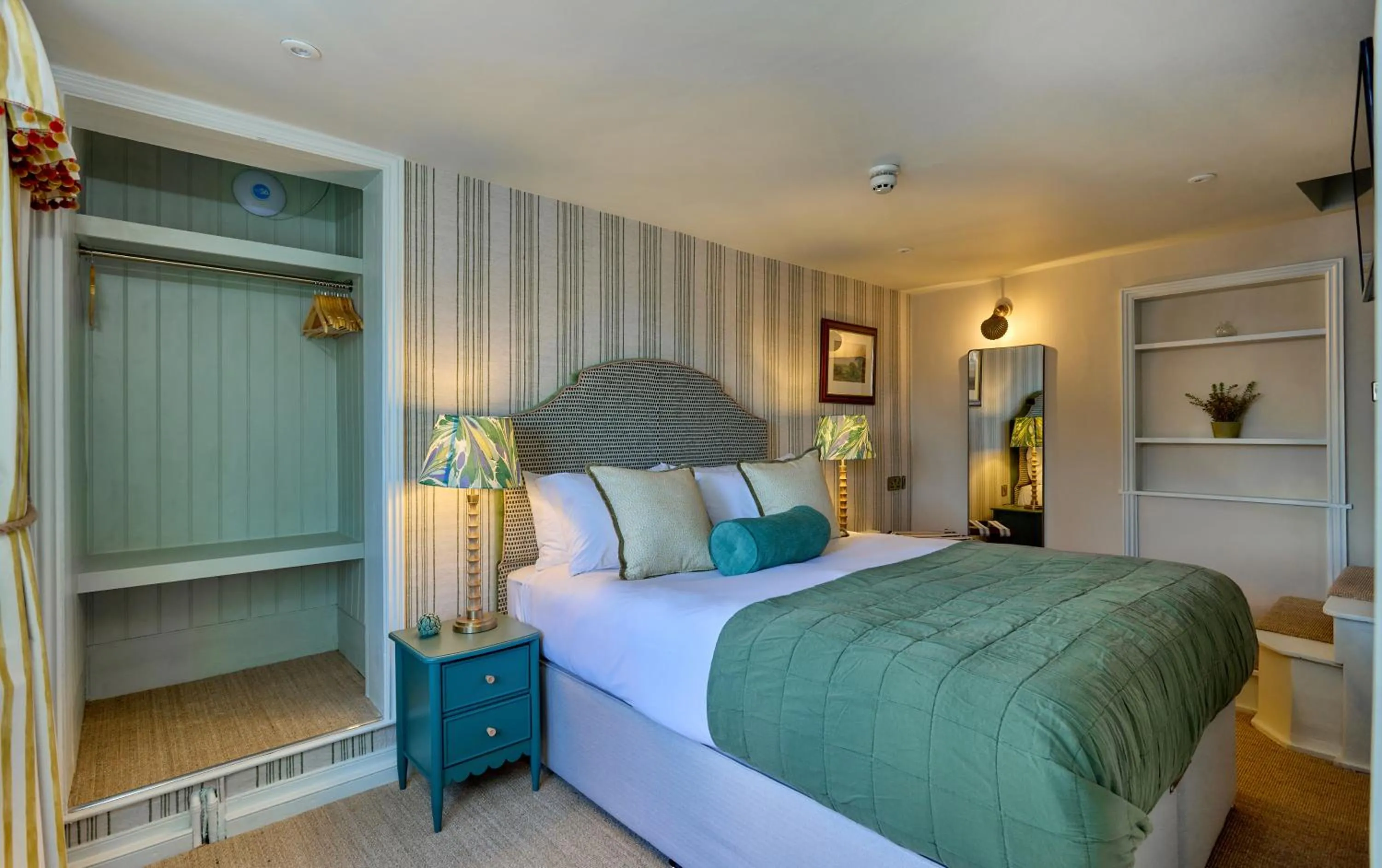 Bed in The Globe Inn