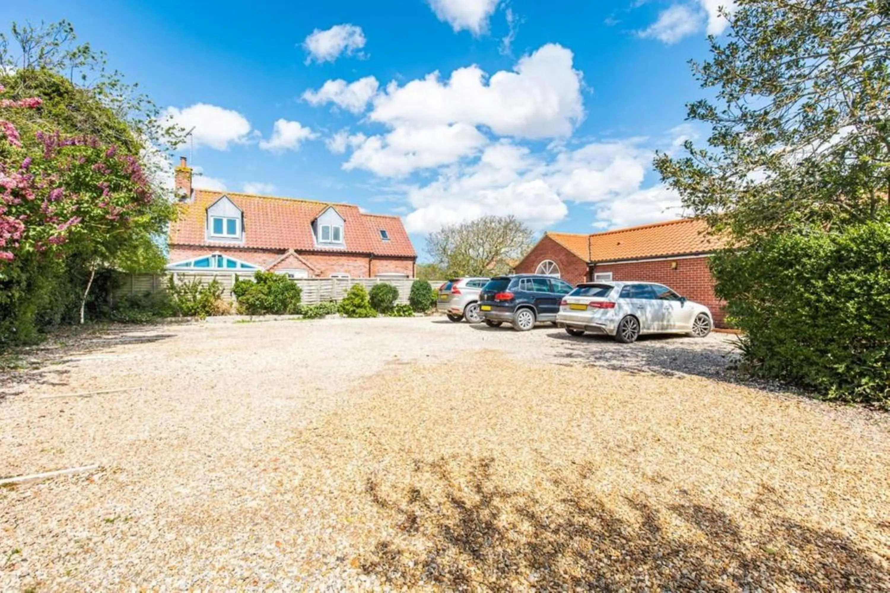 Parking in The Globe Inn