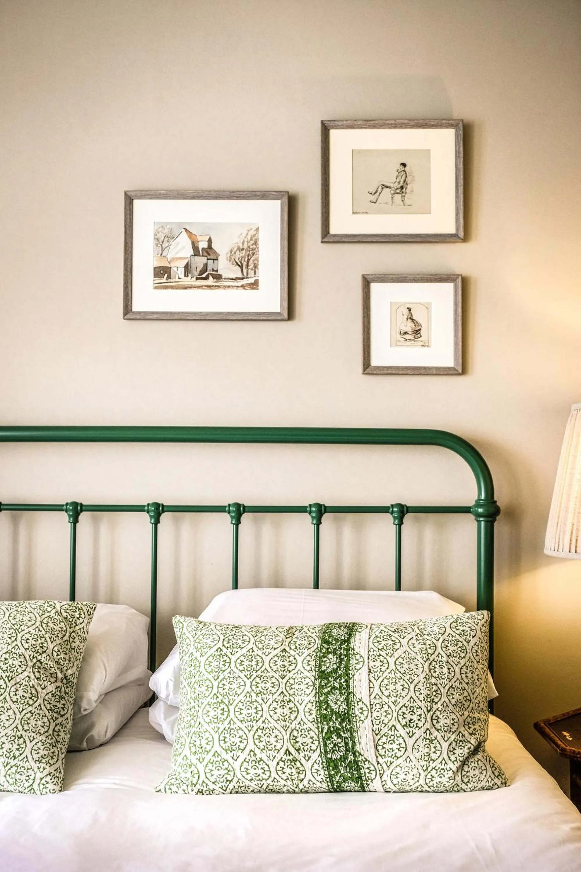 Bed in The Globe Inn