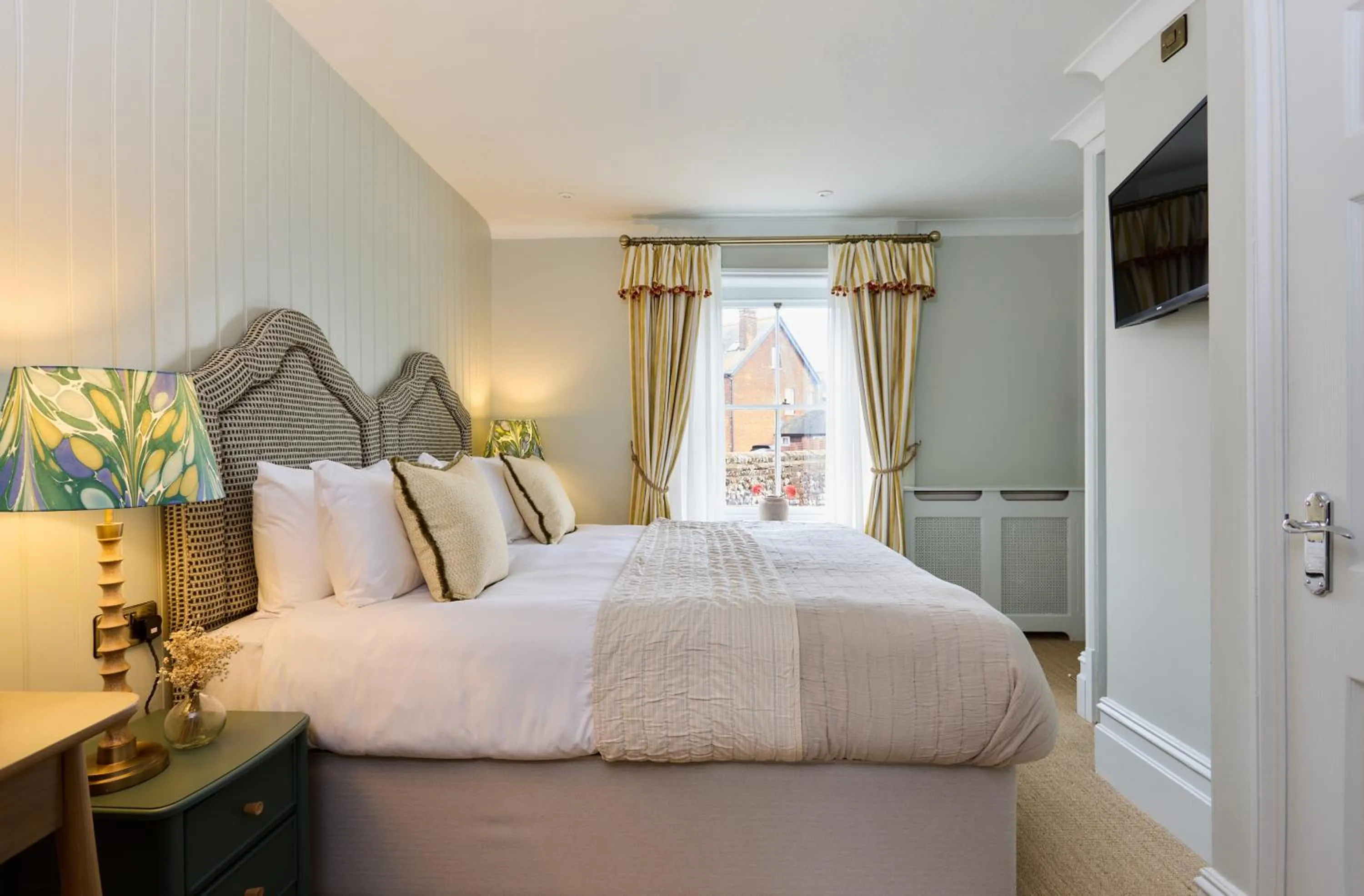 Bed in The Globe Inn