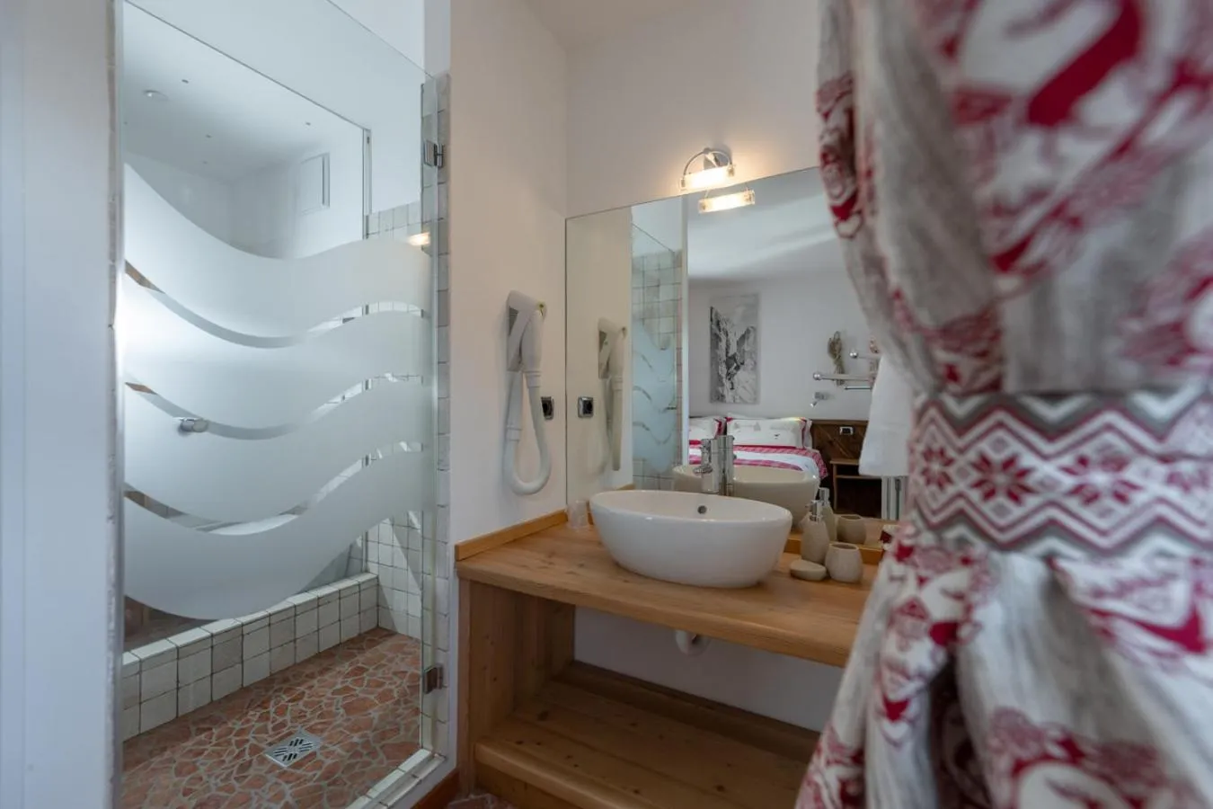 Shower in Garnì Ladin