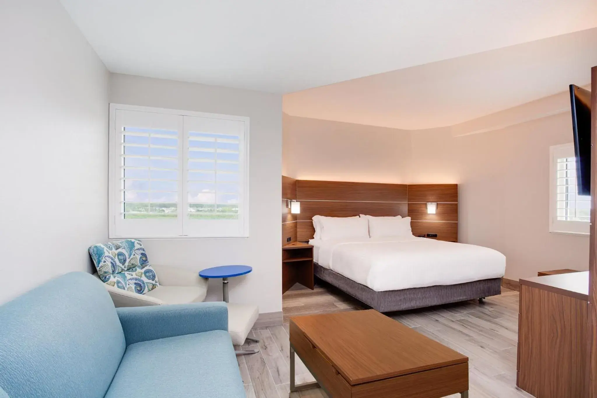 Photo of the whole room, Bed in Holiday Inn Express & Suites Panama City Beach - Beachfront by IHG Photo of the whole room, Bed in Holiday Inn Express & Suites Panama City Beach - Beachfront by IHG