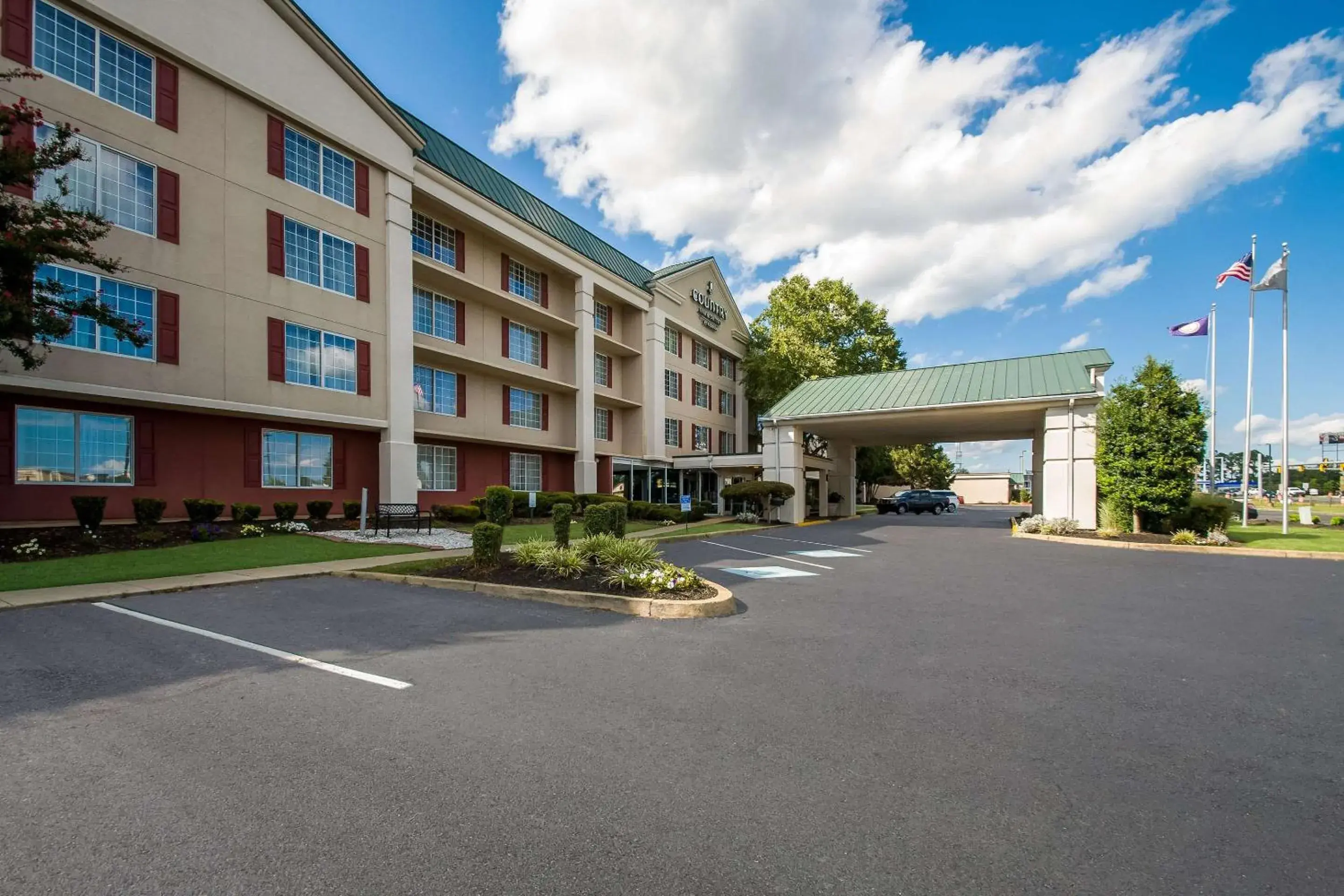 Property building in Country Inn & Suites by Radisson, Fredericksburg South I-95 , VA Property building in Country Inn & Suites by Radisson, Fredericksburg South I-95 , VA