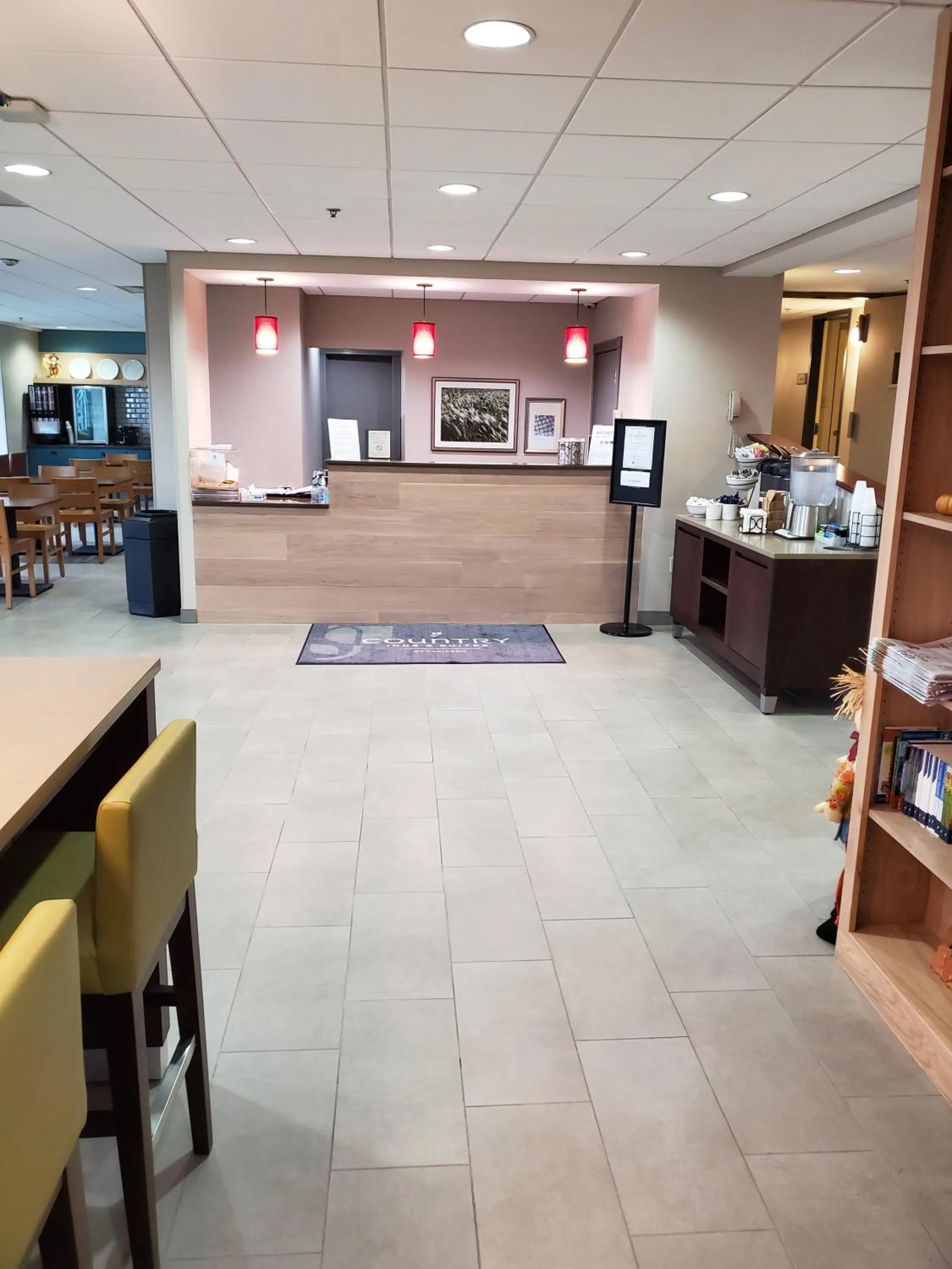 Lobby or reception in Country Inn & Suites by Radisson, Fredericksburg South I-95 , VA