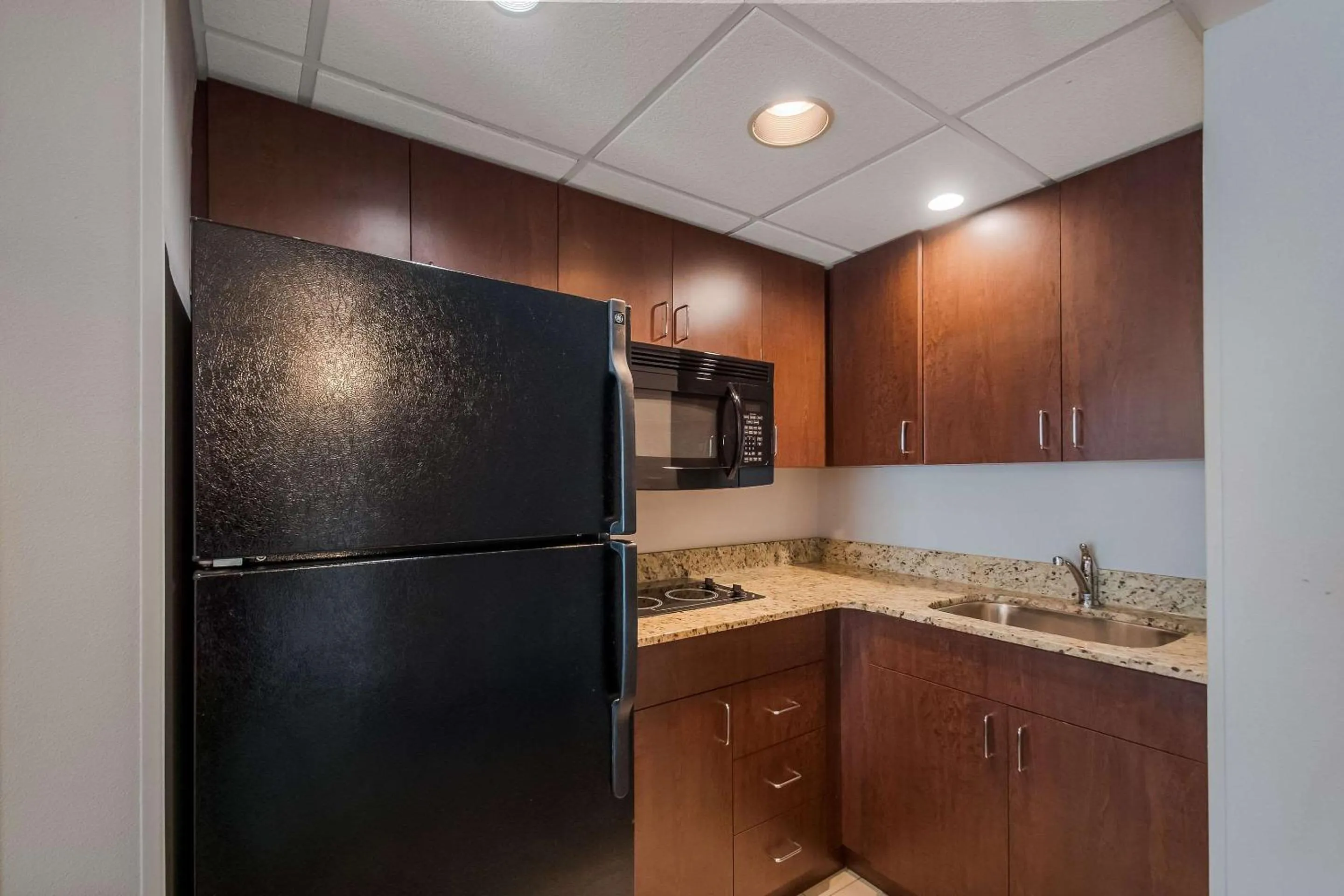 Bedroom in Country Inn & Suites by Radisson, Fredericksburg South I-95 , VA