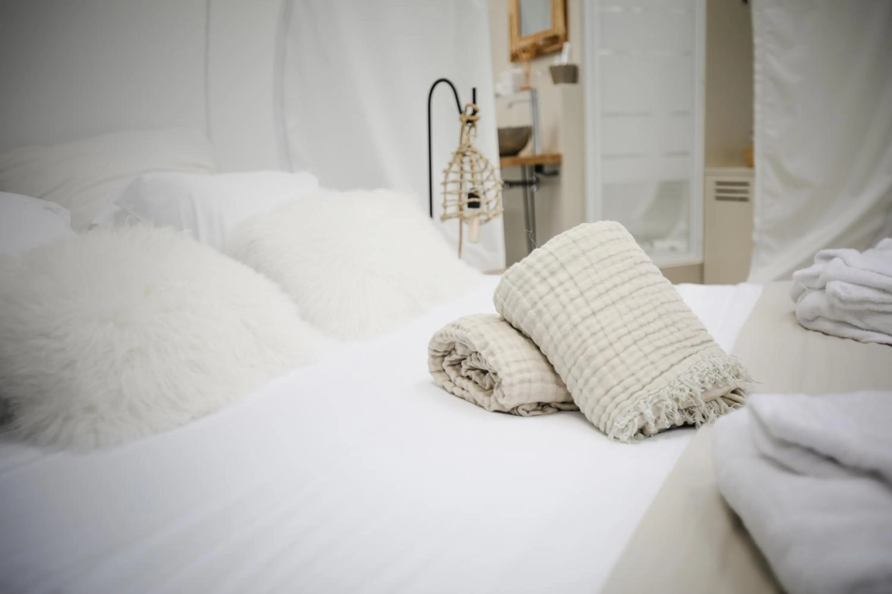 Bed in Les Bulles De Bordeaux