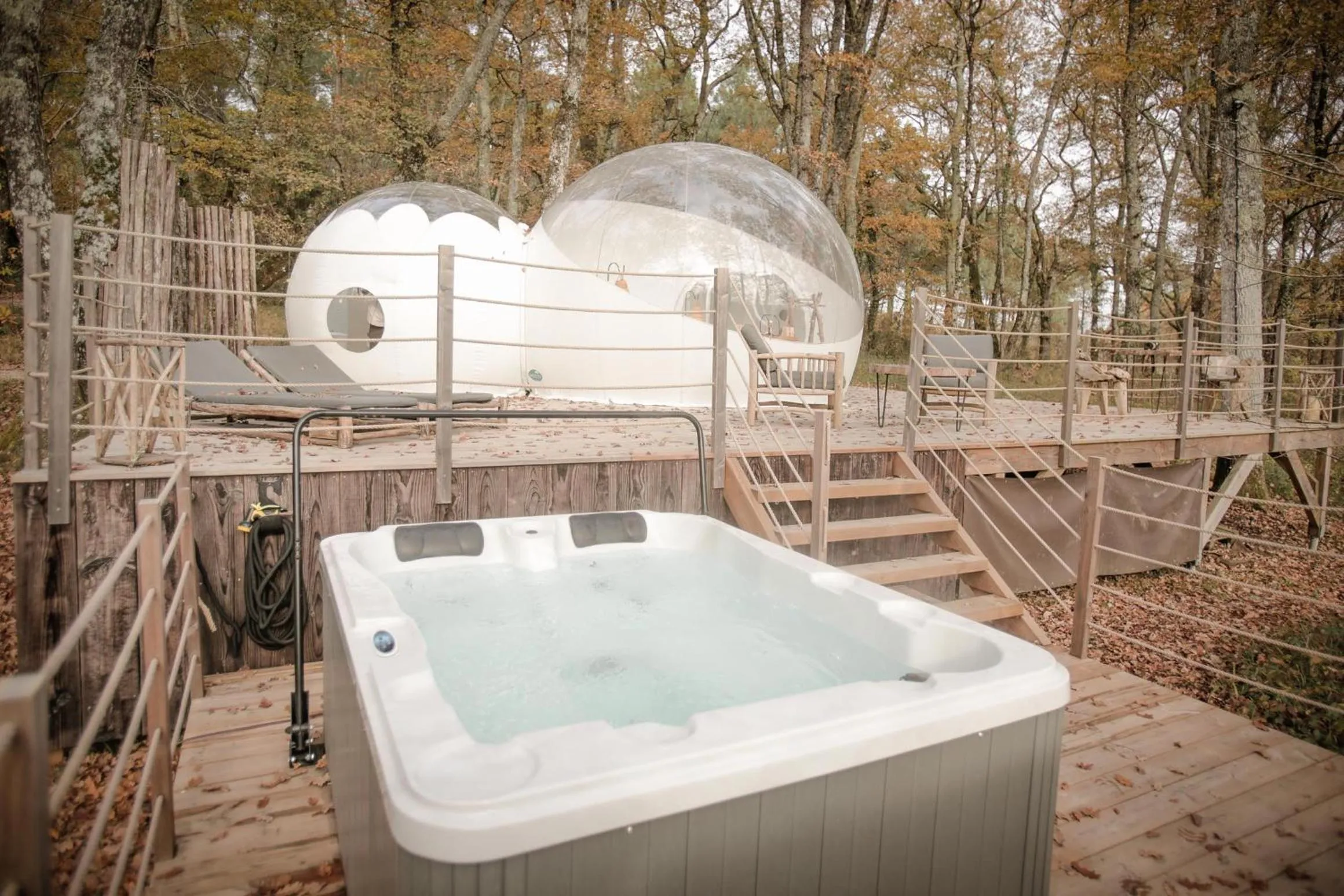 Hot Tub in Les Bulles De Bordeaux