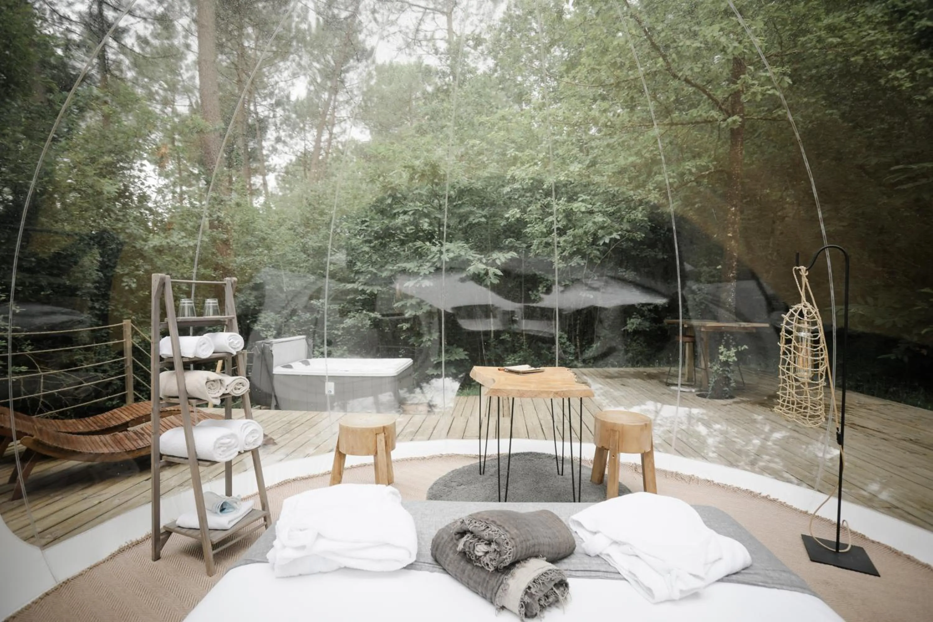 Garden view in Les Bulles De Bordeaux