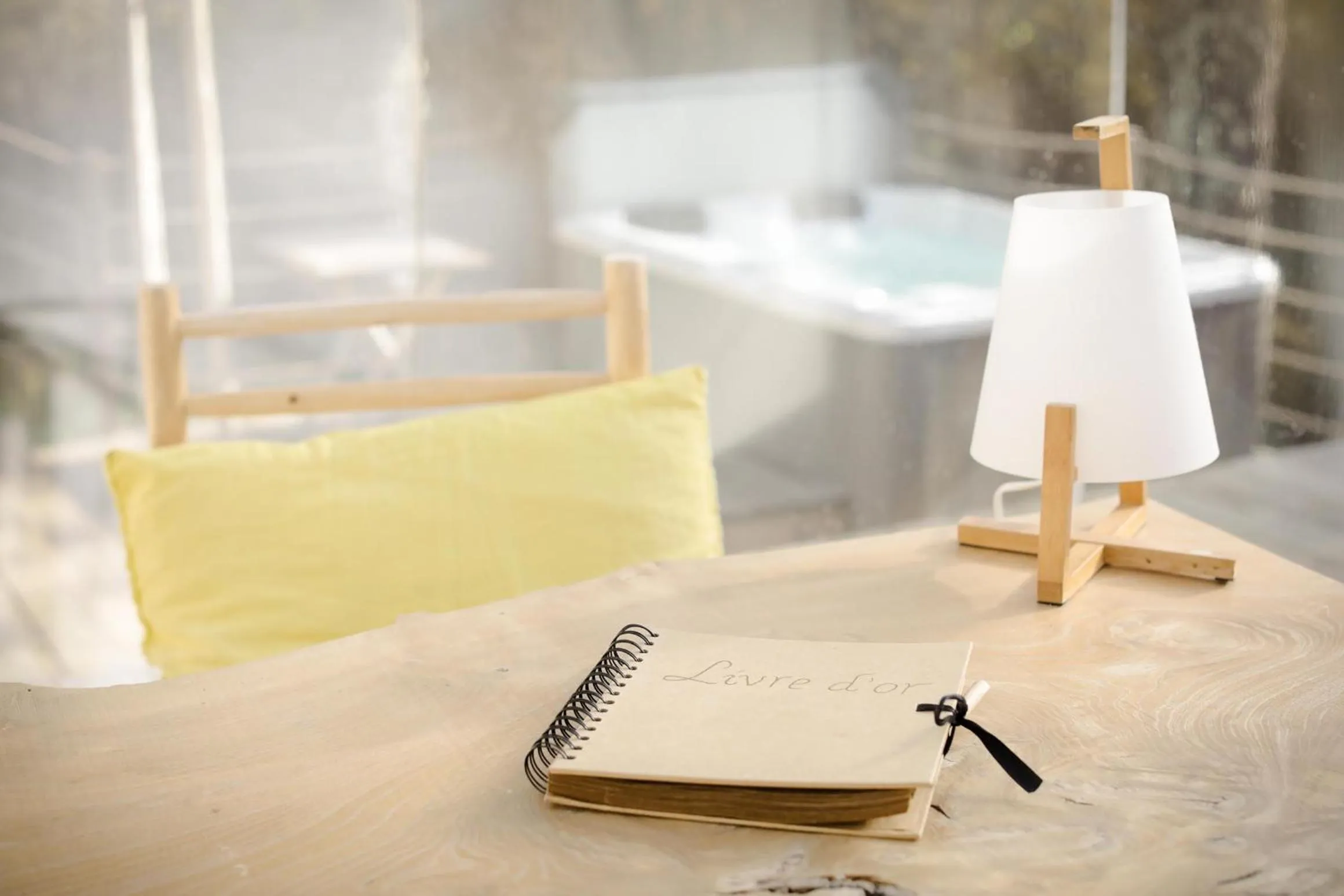 Decorative detail in Les Bulles De Bordeaux