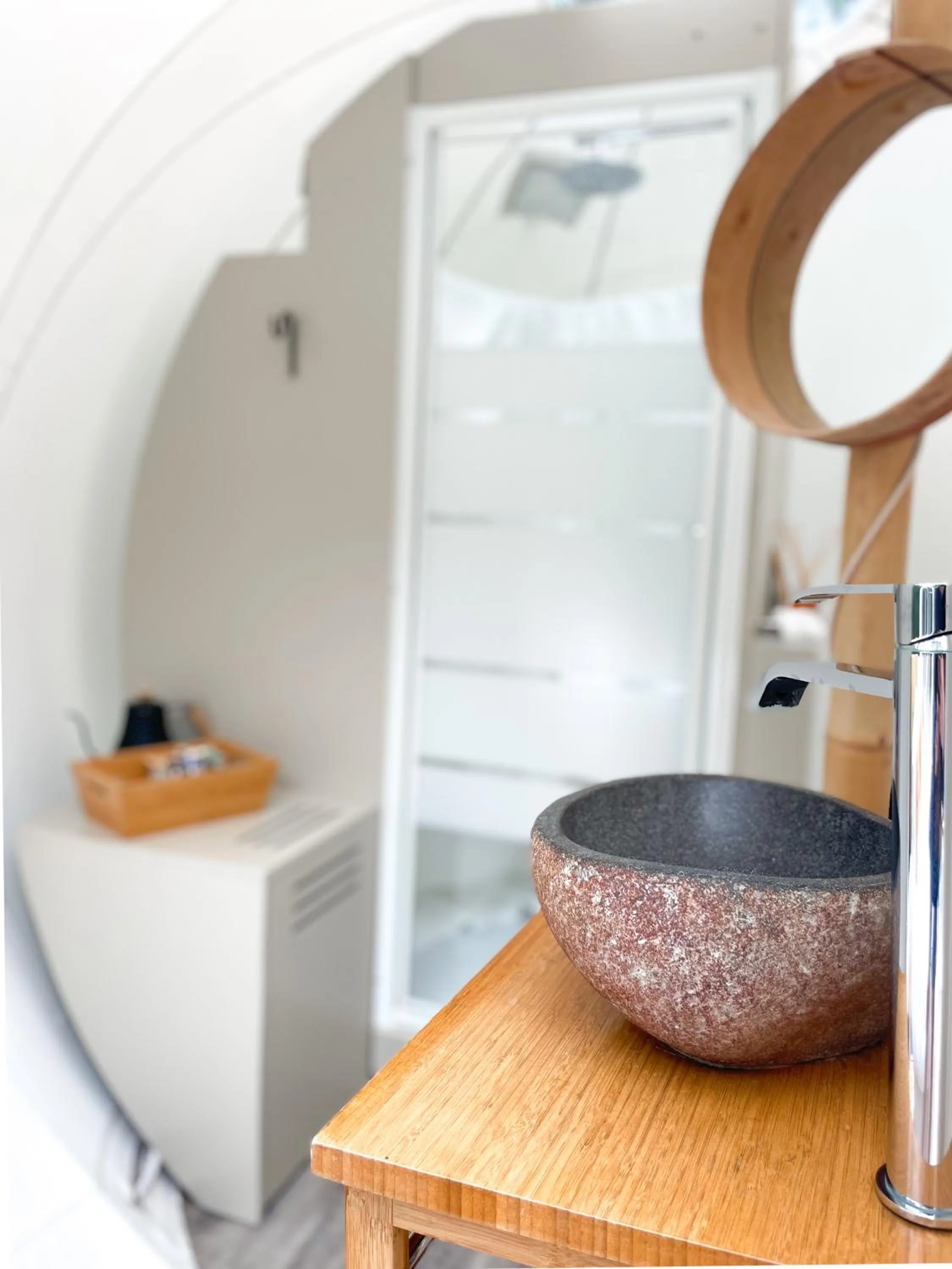 Bathroom in Les Bulles De Bordeaux