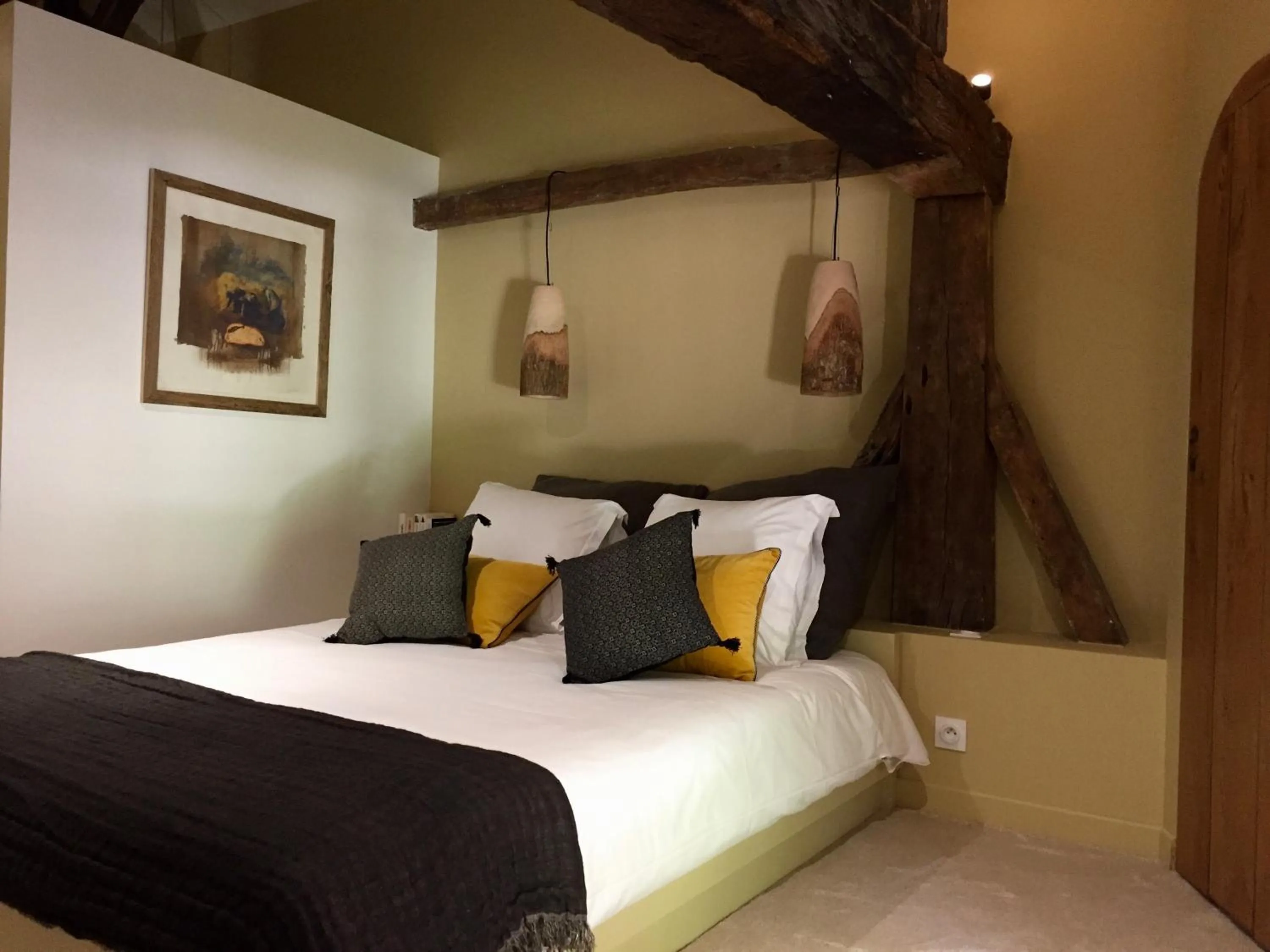 Bedroom, Bed in Les Bulles De Bordeaux