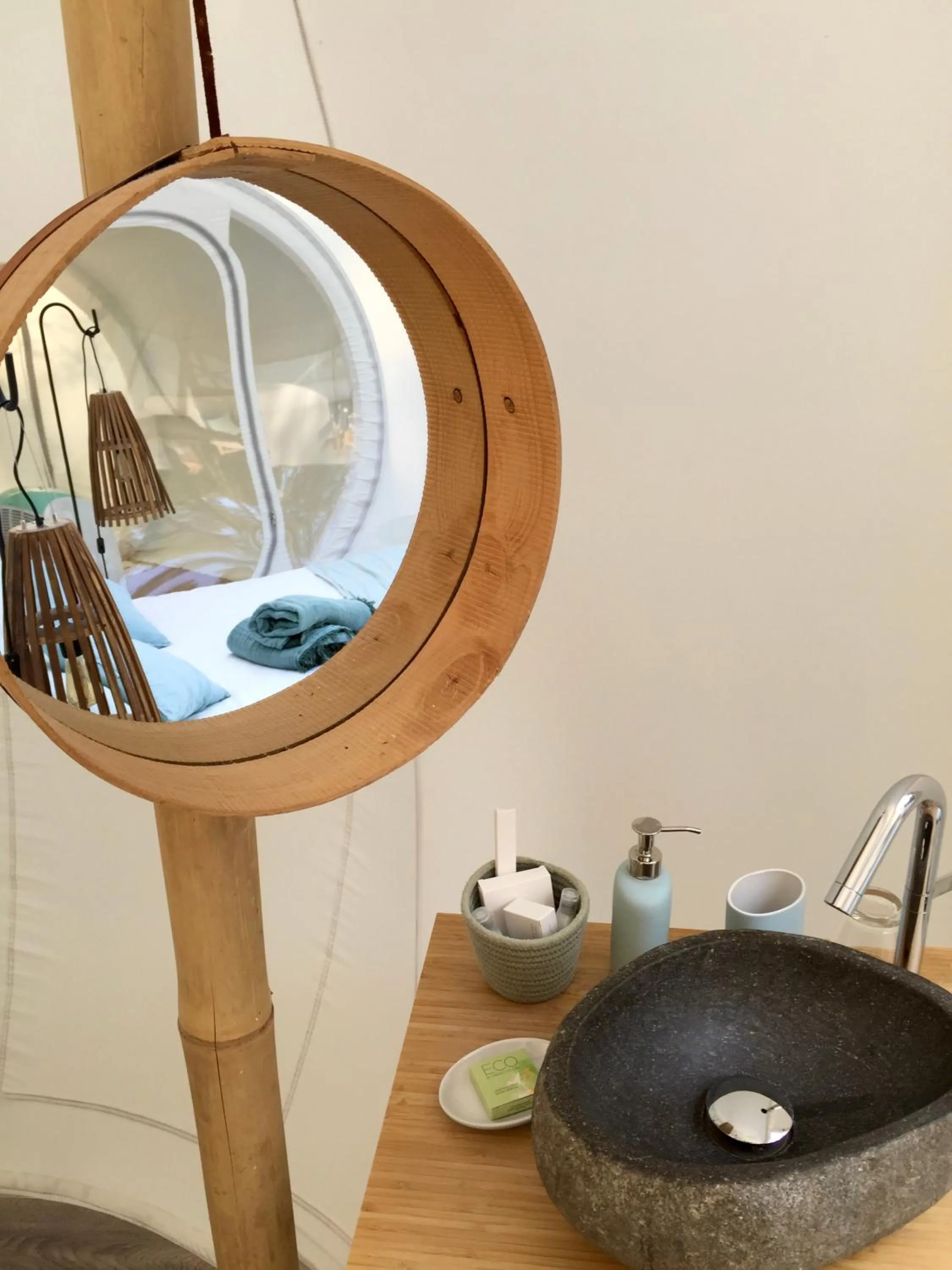 Decorative detail in Les Bulles De Bordeaux