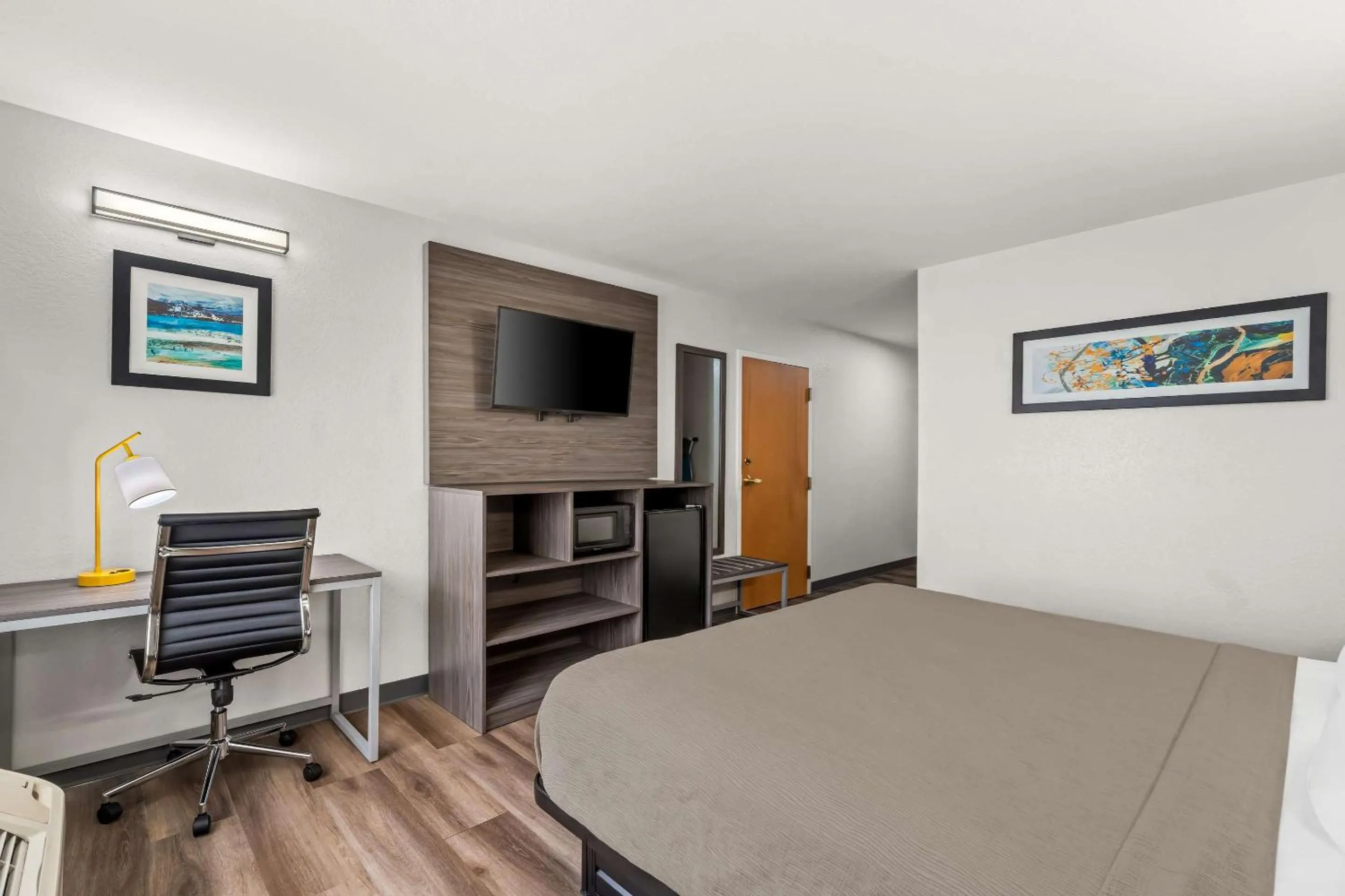 Bedroom, Bed in Quality Inn & Suites Biloxi - Ocean Springs