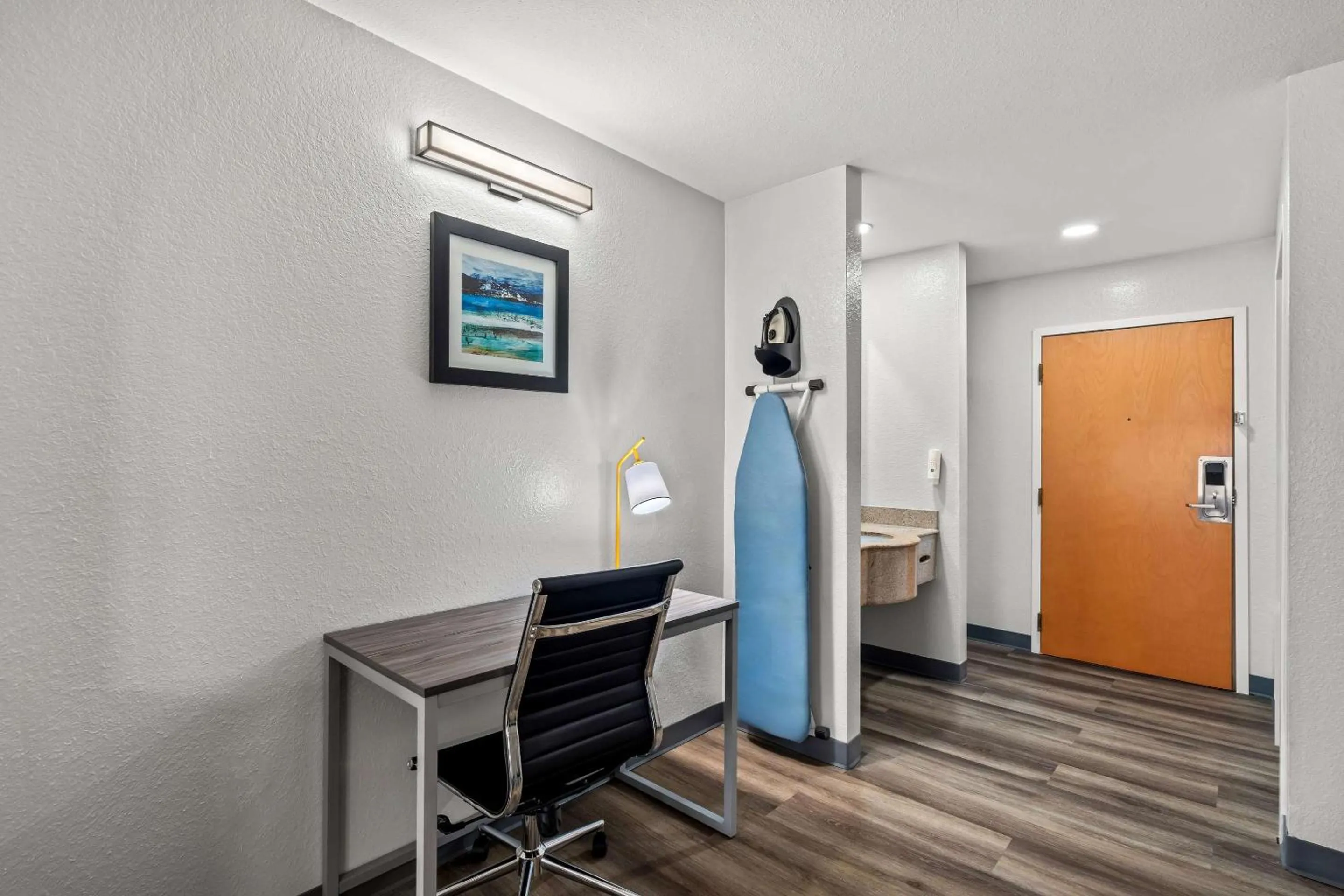 Bedroom in Quality Inn & Suites Biloxi - Ocean Springs