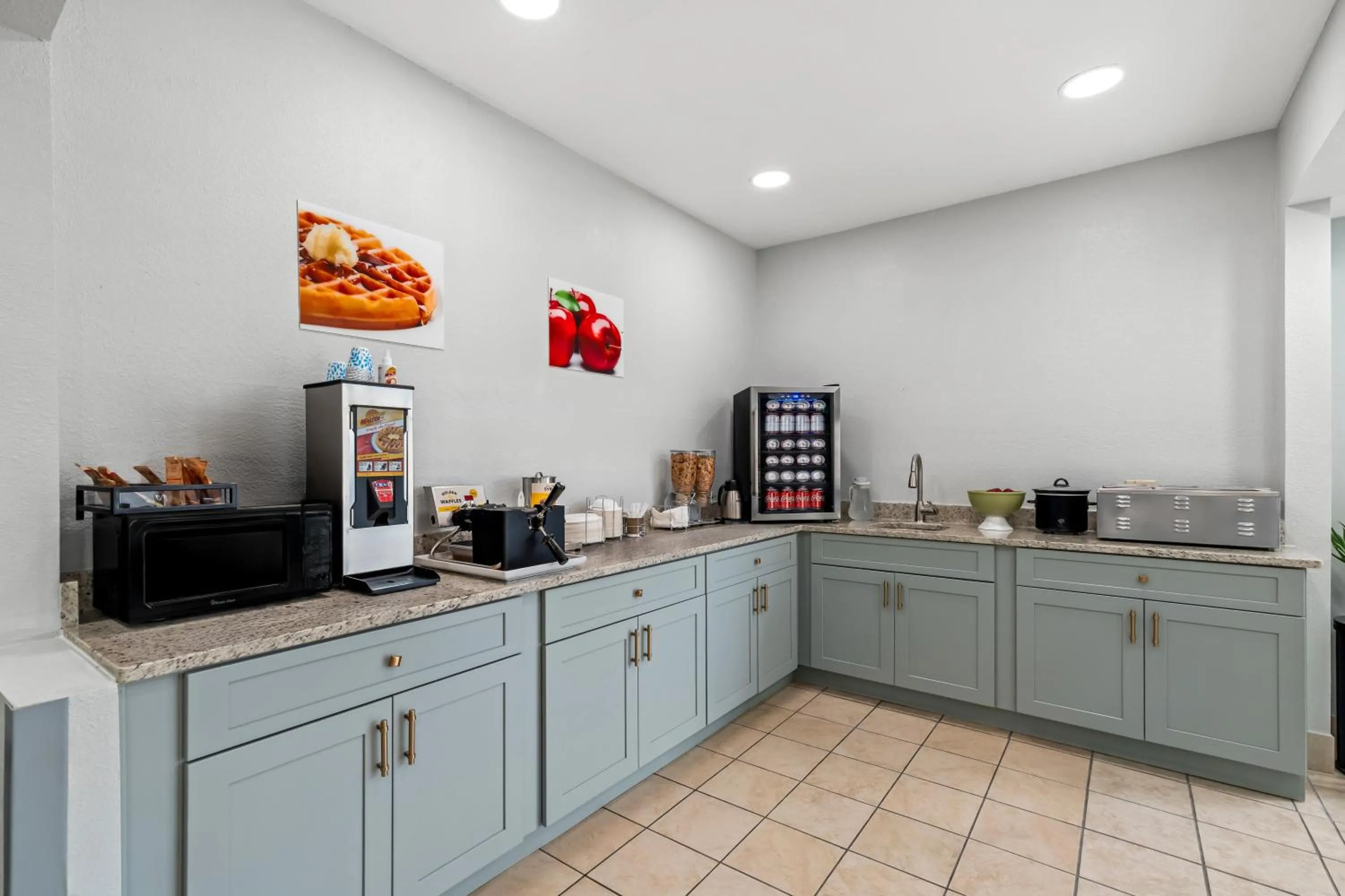 Food in Quality Inn & Suites Biloxi - Ocean Springs