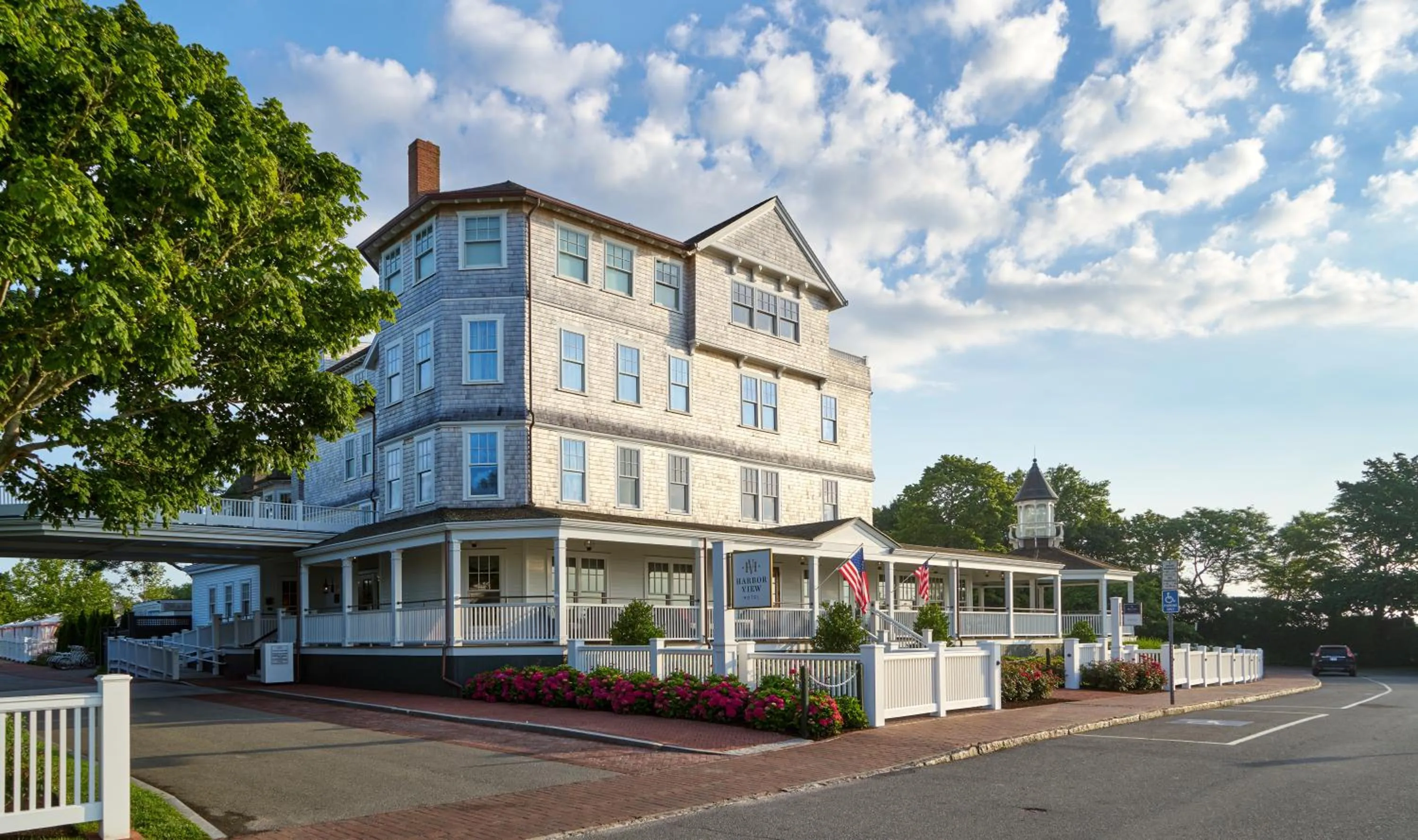 Facade/entrance in Harbor View Hotel