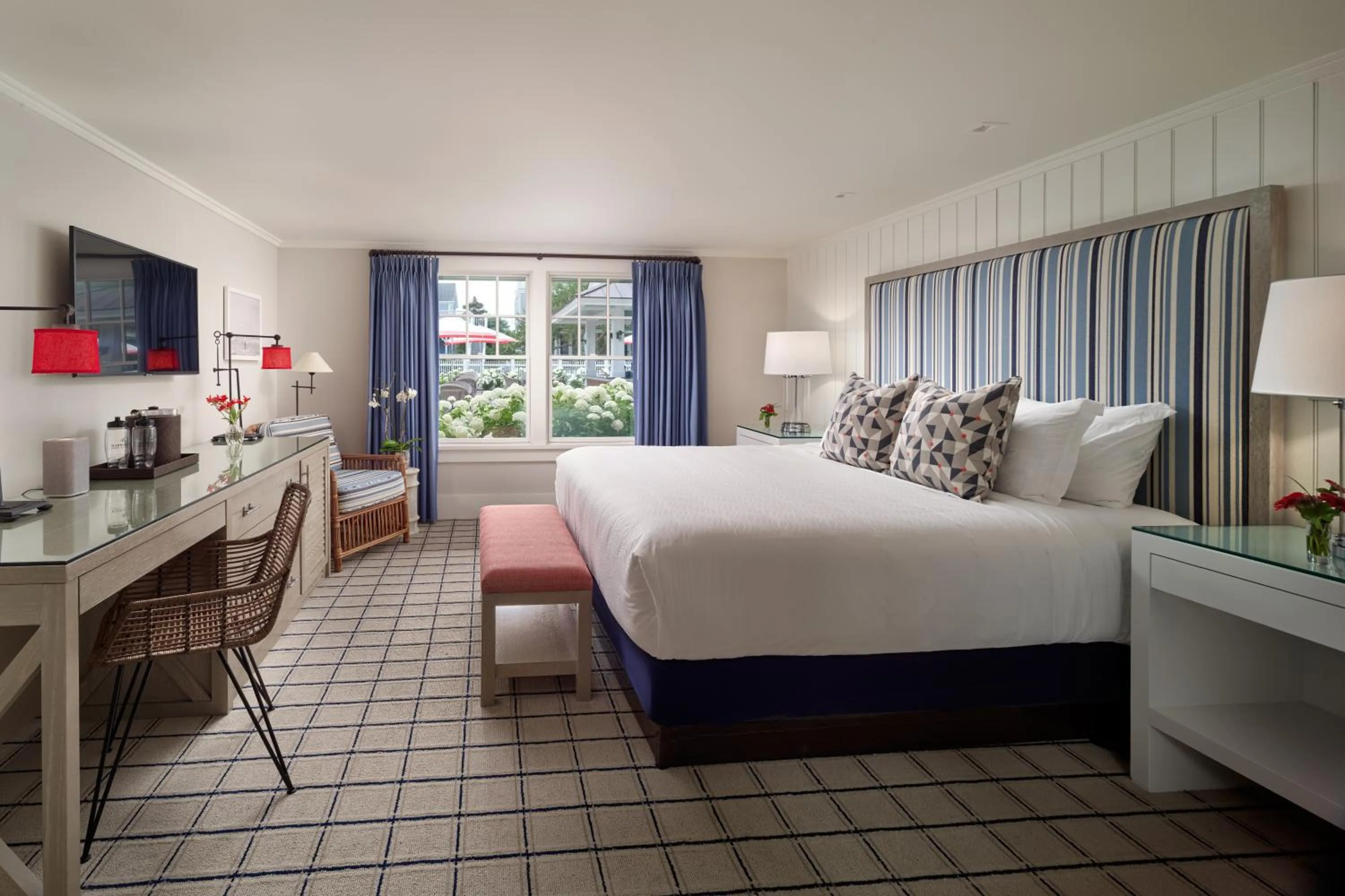 Bedroom, Bed in Harbor View Hotel