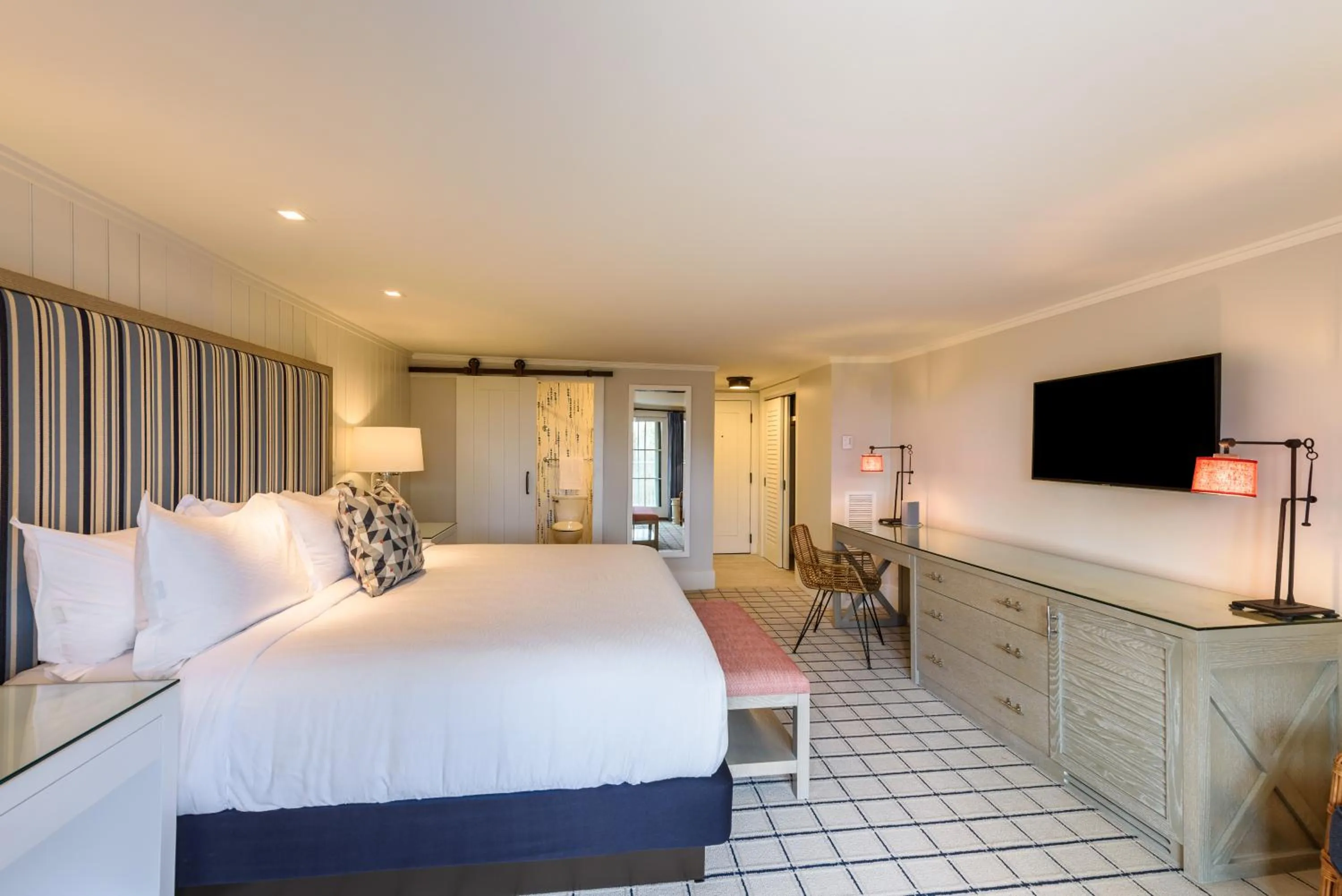 Bed in Harbor View Hotel