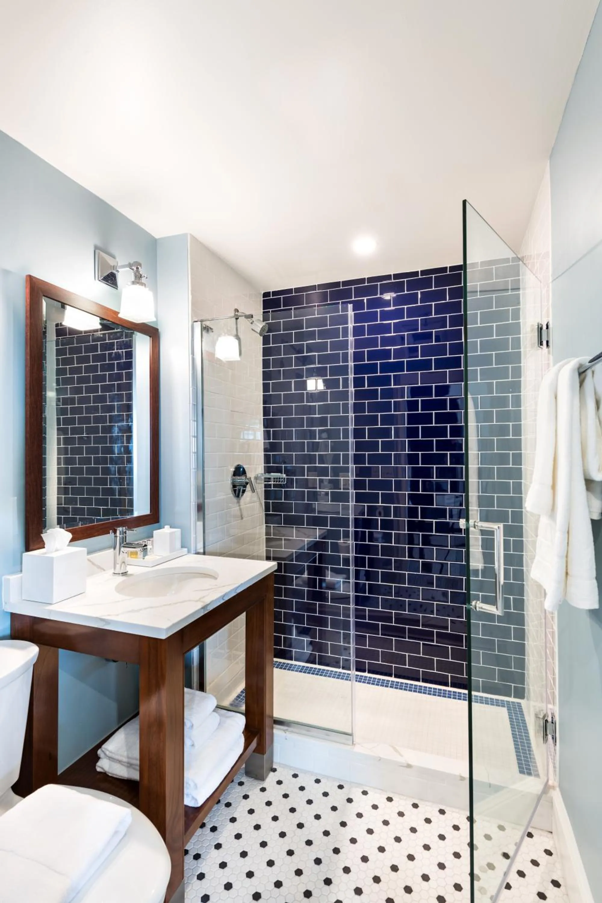 Bathroom in Harbor View Hotel