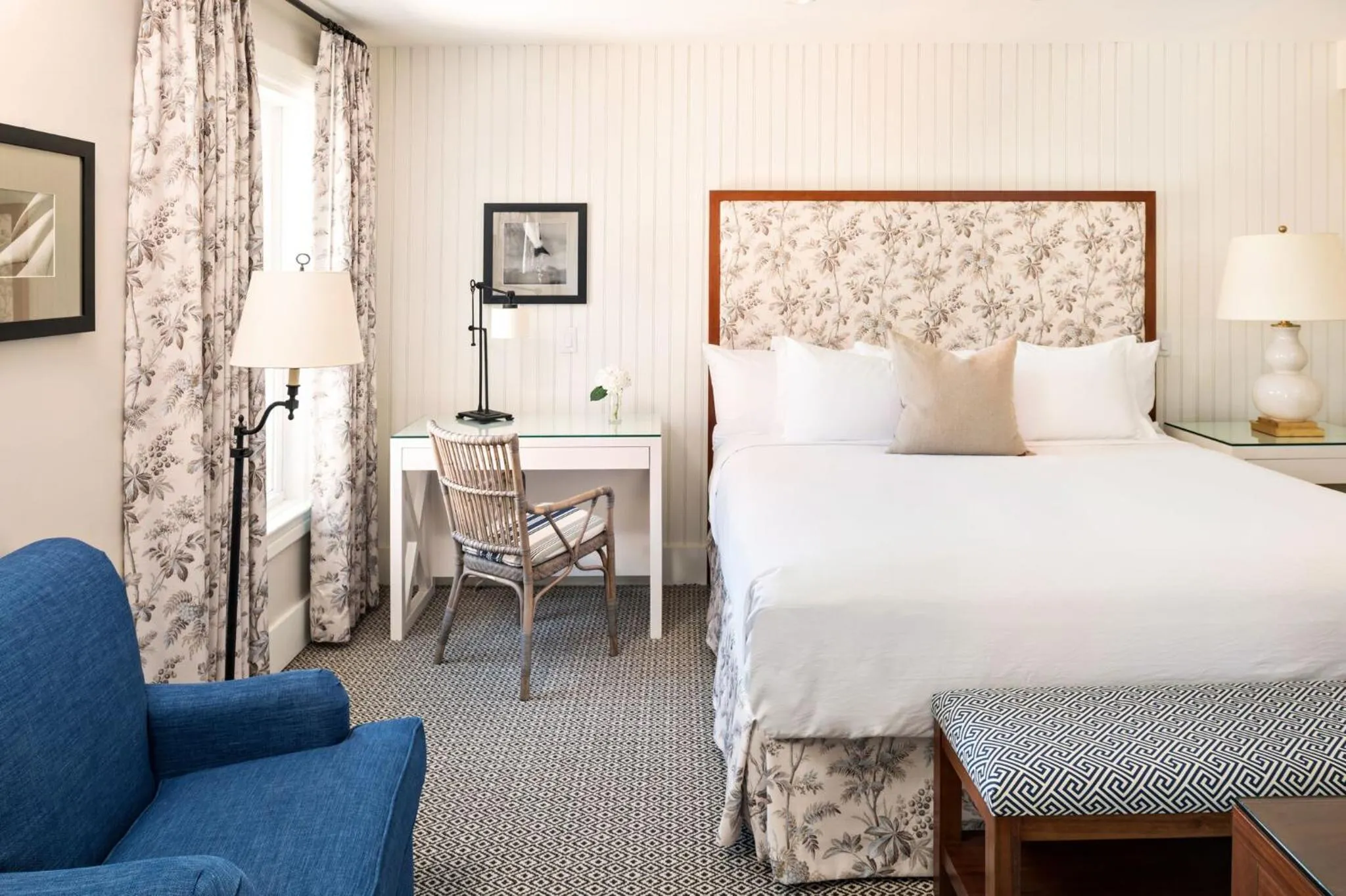 Bed in Harbor View Hotel