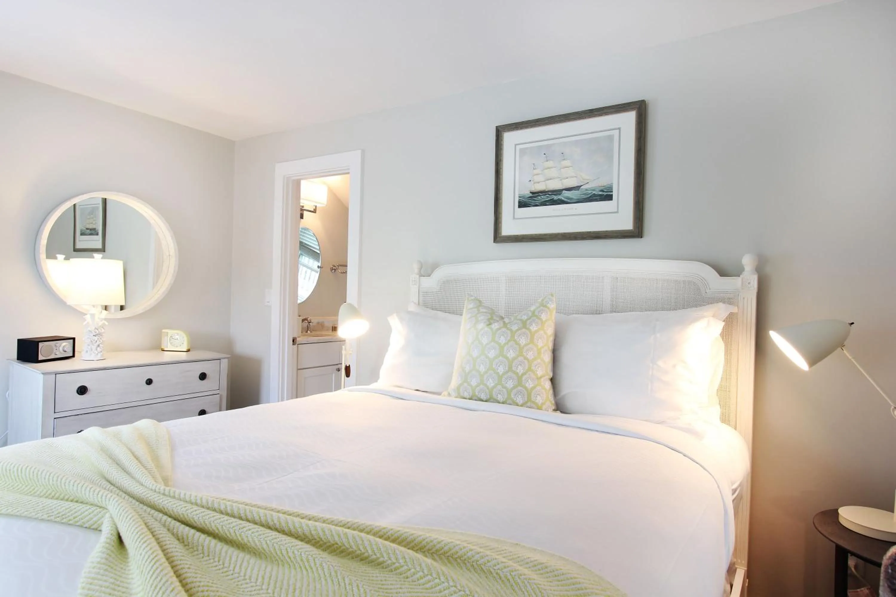 Bedroom, Bed in Harbor View Hotel