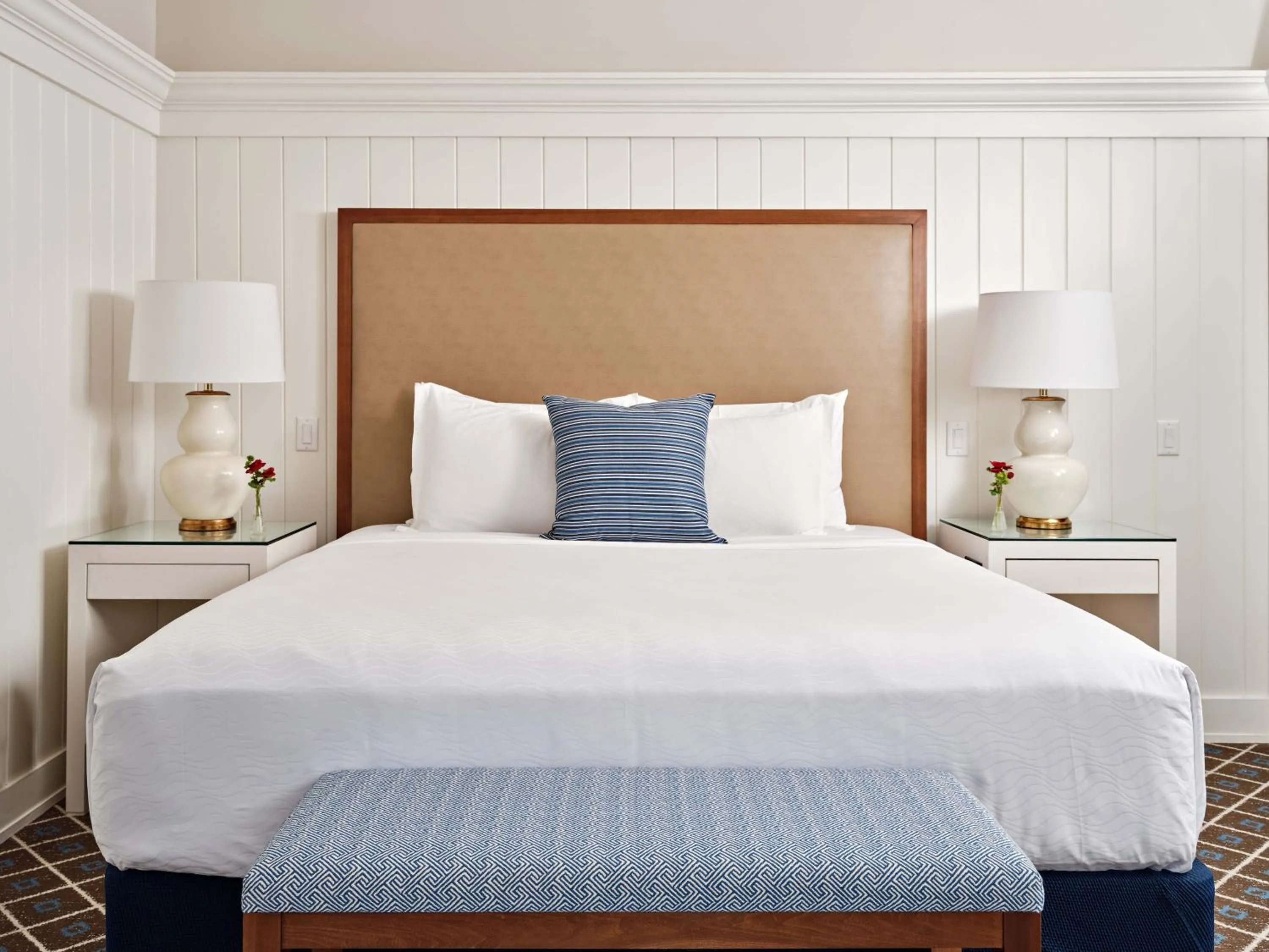 Bedroom, Bed in Harbor View Hotel