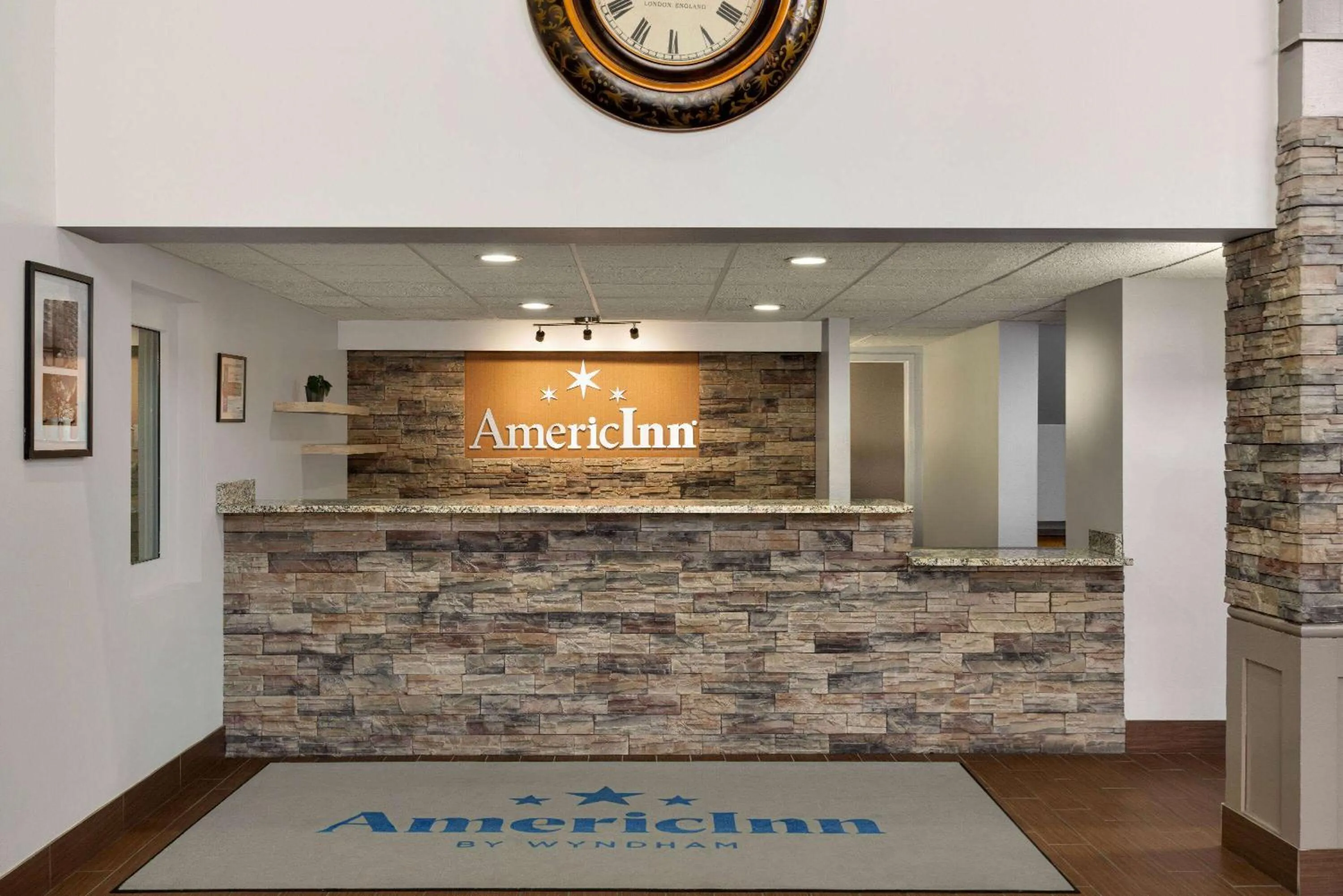 Lobby or reception in AmericInn by Wyndham Inver Grove Heights Minneapolis