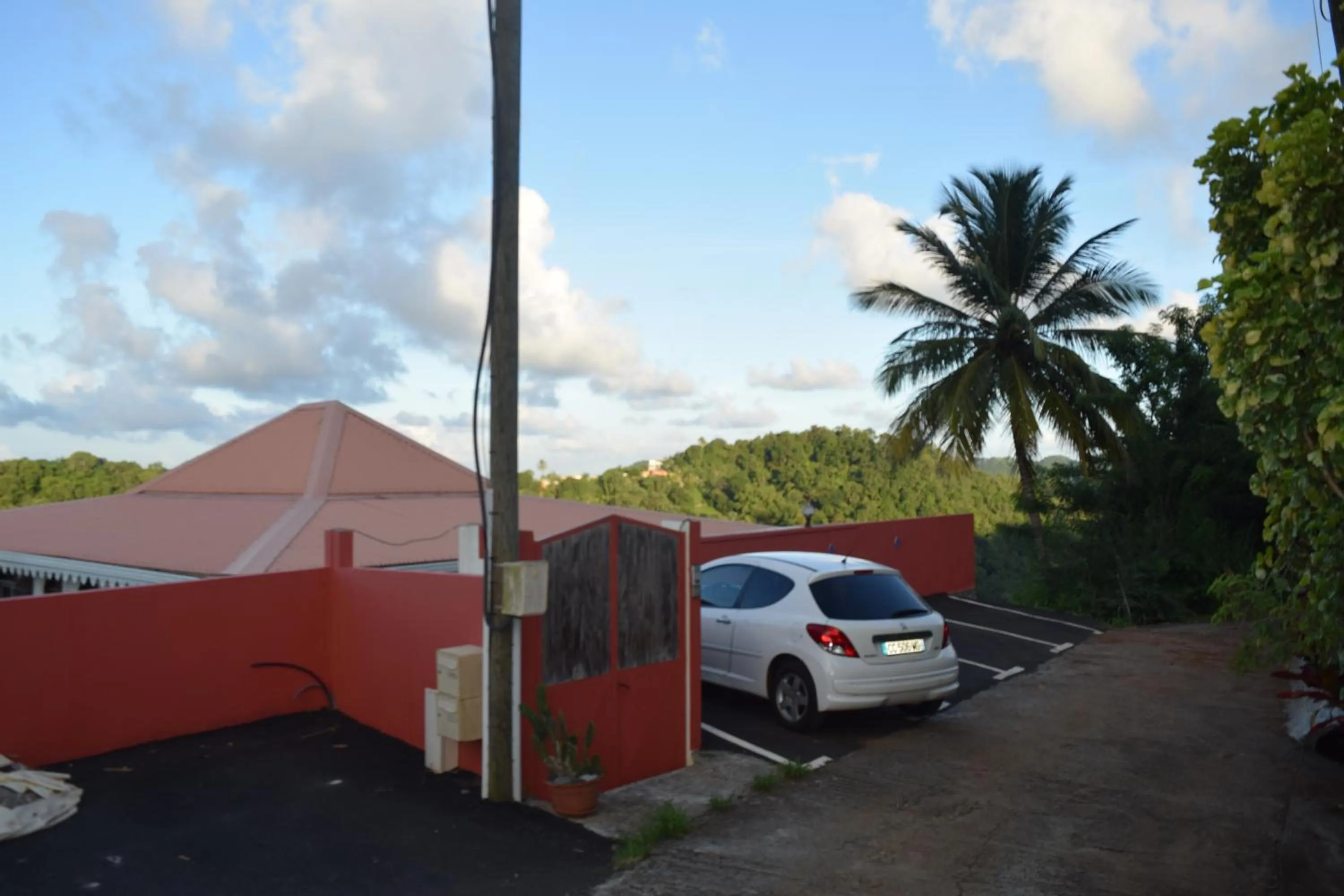 Facade/entrance in Chez Karine & Harold