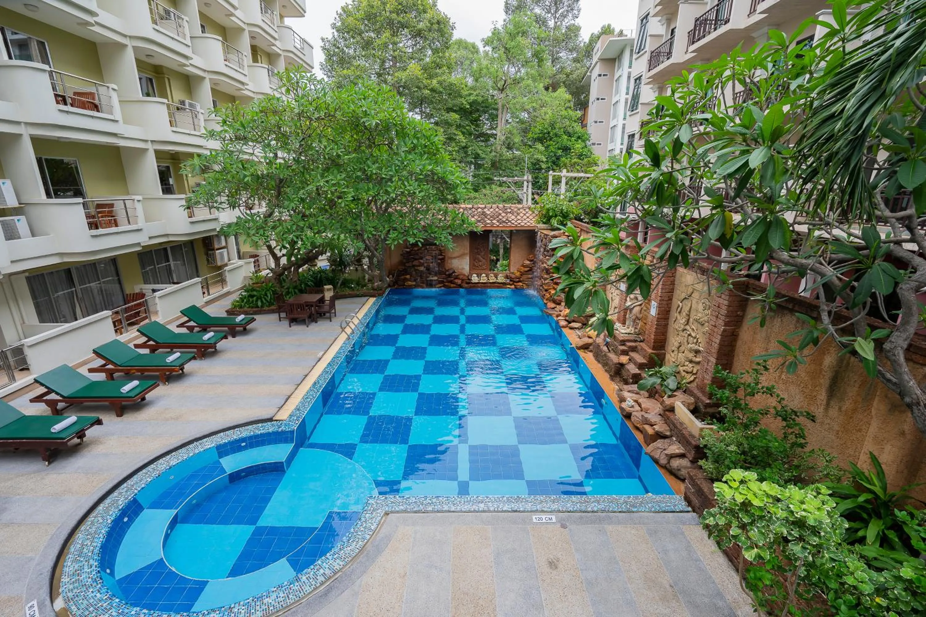 Swimming pool in Bella Villa Prima