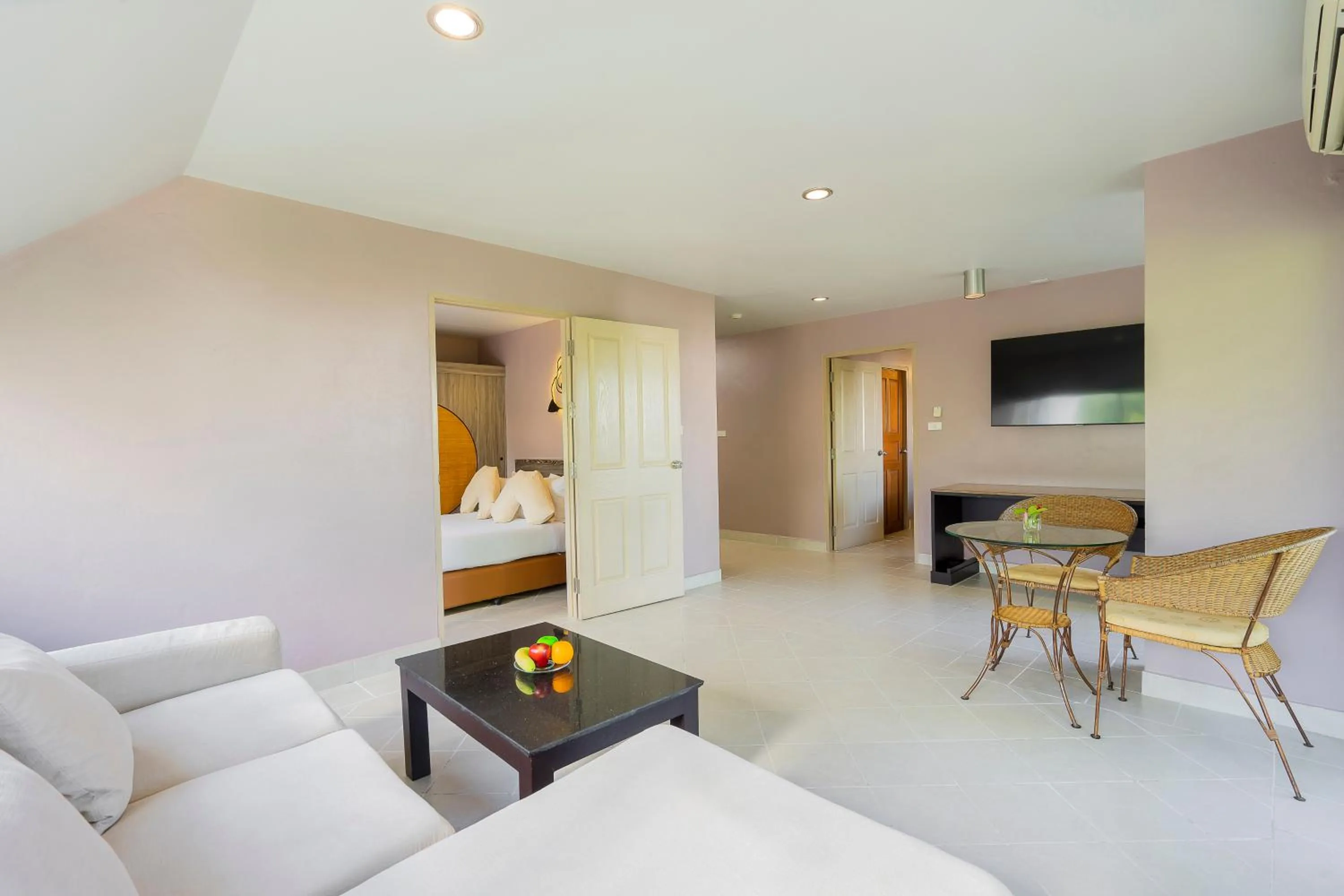 Dining area, Bed in Bella Villa Prima