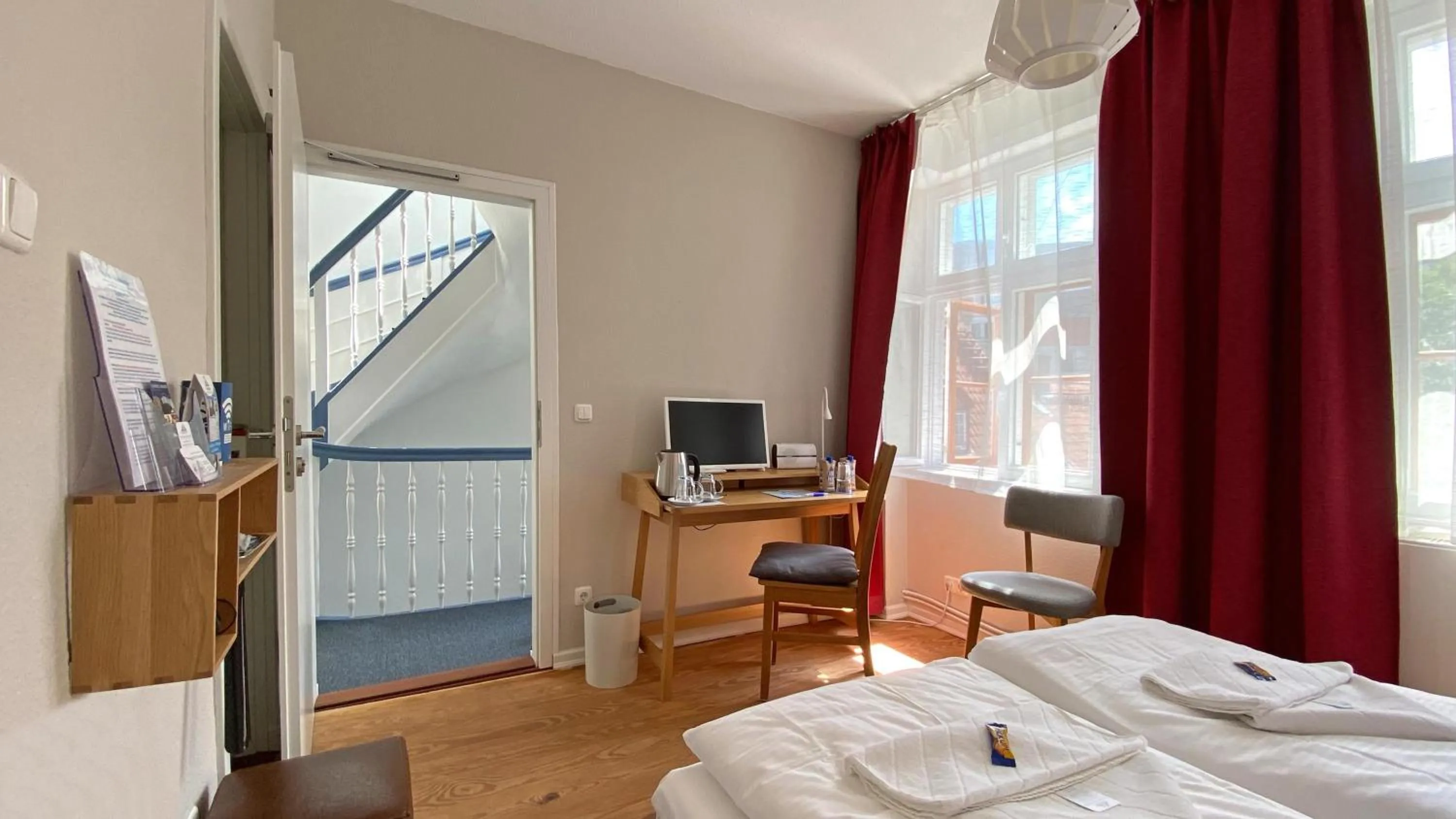 Bed in Frauenhotel Hanseatin - Women Only