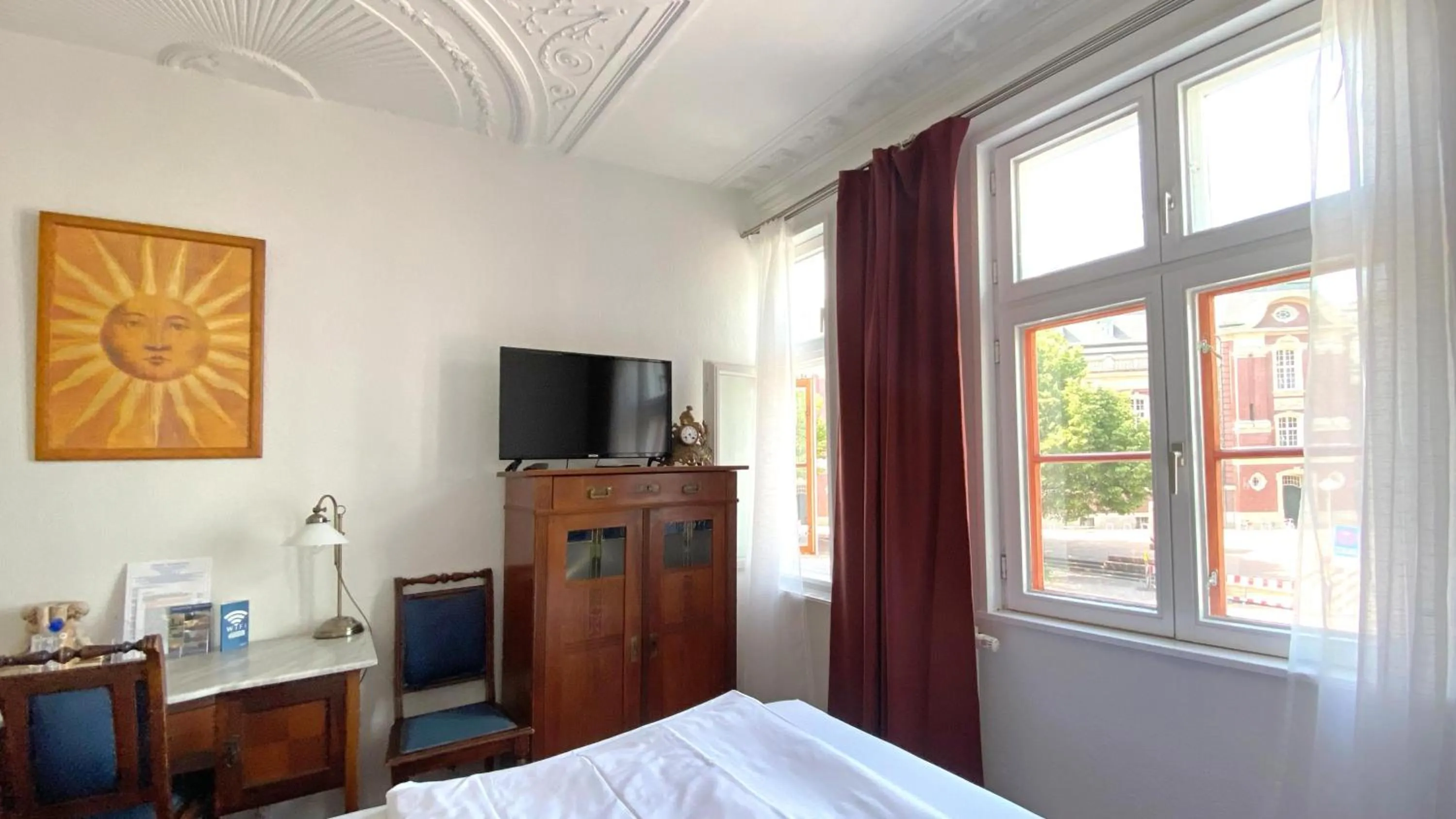 Decorative detail, Bed in Frauenhotel Hanseatin - Women Only