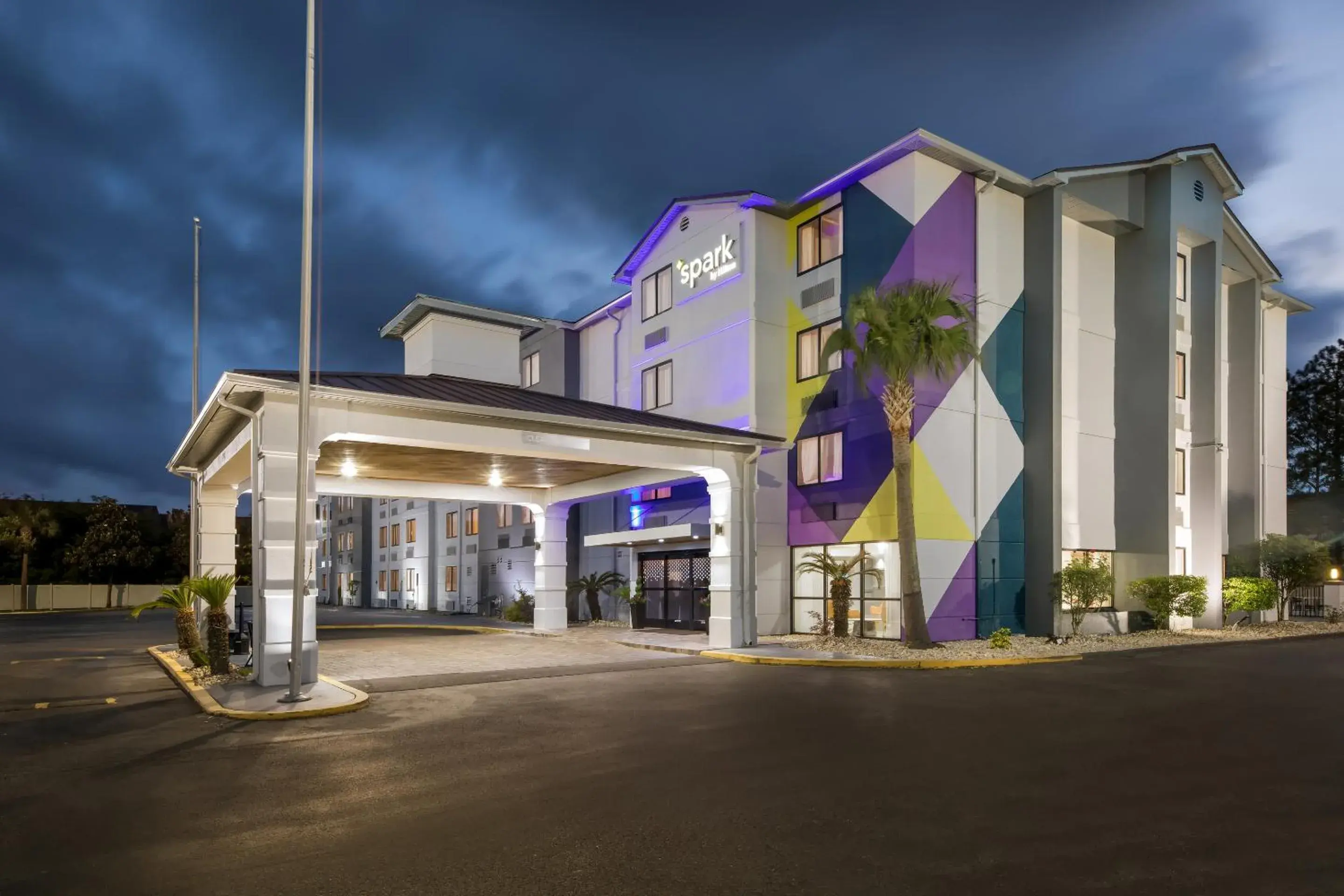 Property building in Spark By Hilton Biloxi Ocean Springs Property building in Spark By Hilton Biloxi Ocean Springs