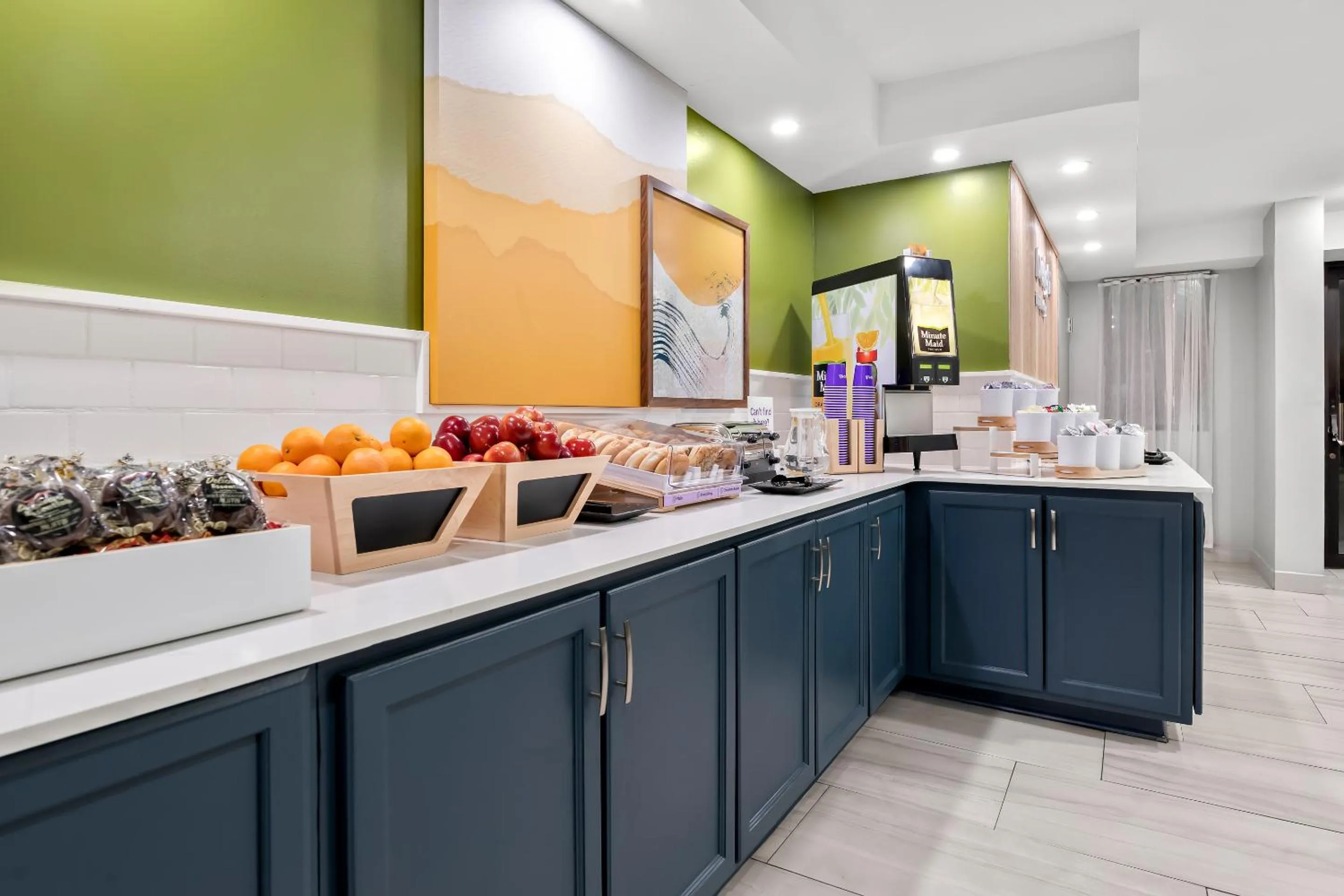 Continental breakfast in Spark By Hilton Biloxi Ocean Springs