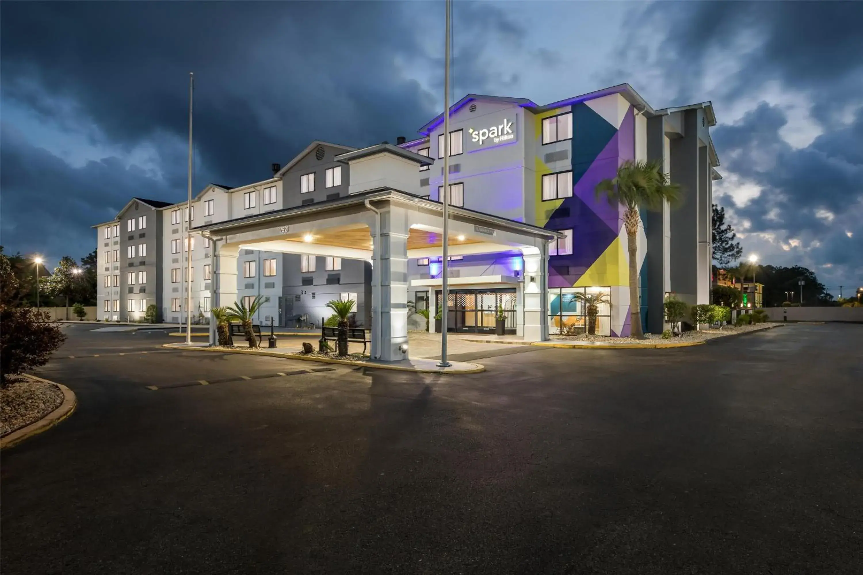 Property building in Spark By Hilton Biloxi Ocean Springs Property building in Spark By Hilton Biloxi Ocean Springs