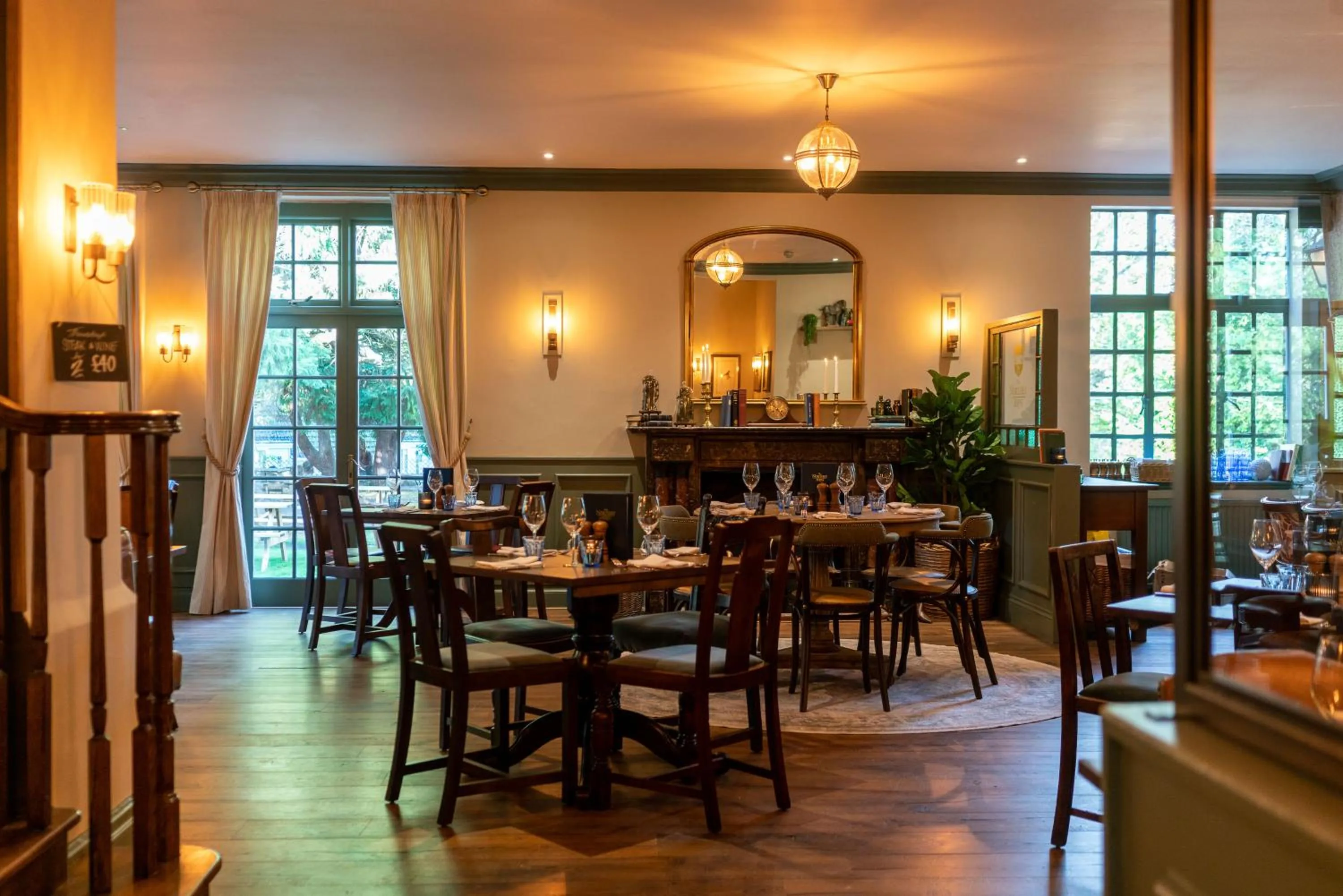 Restaurant/places to eat in The Northey Arms