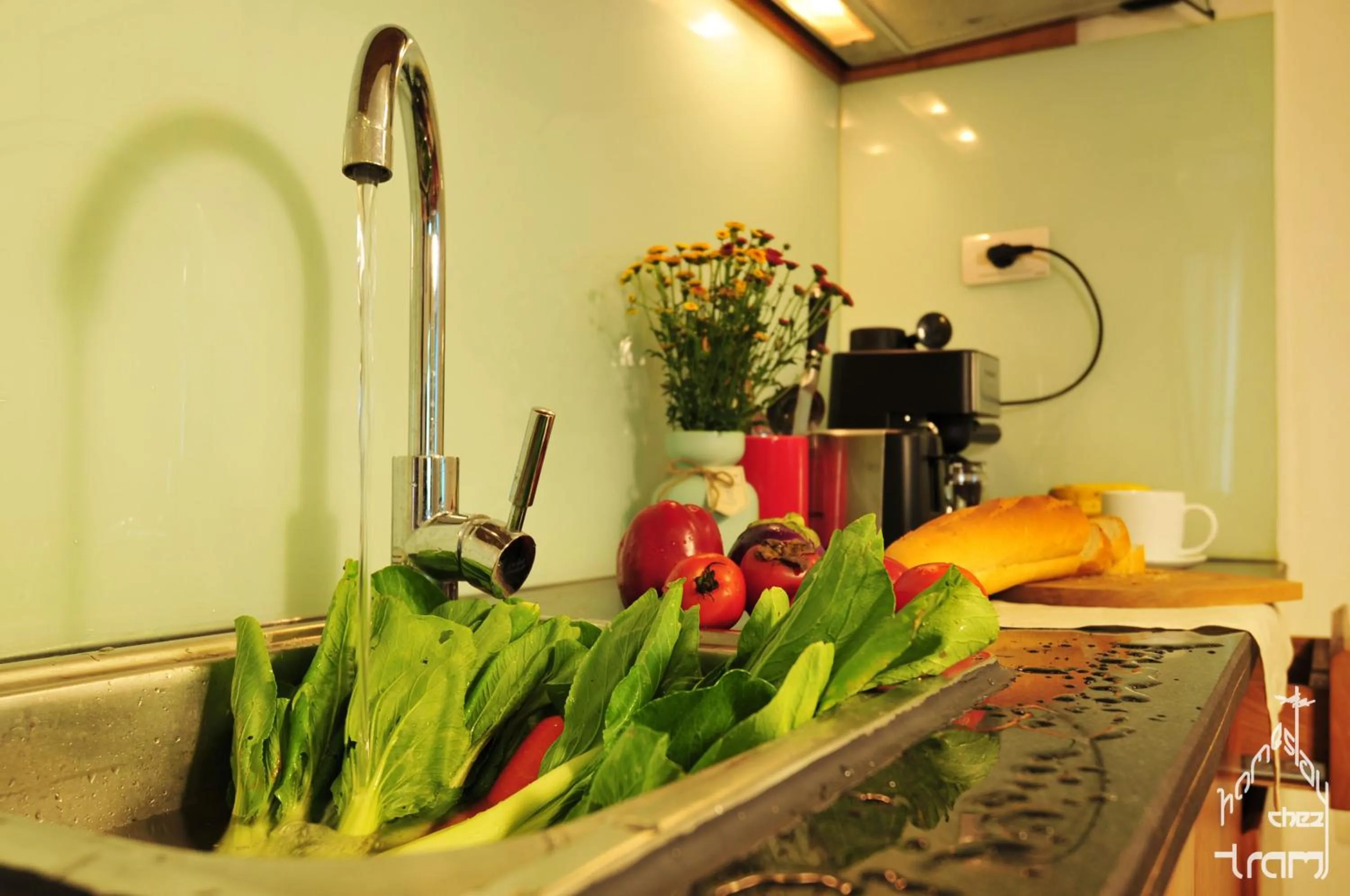 Kitchen or kitchenette in Chez Tram Homestay