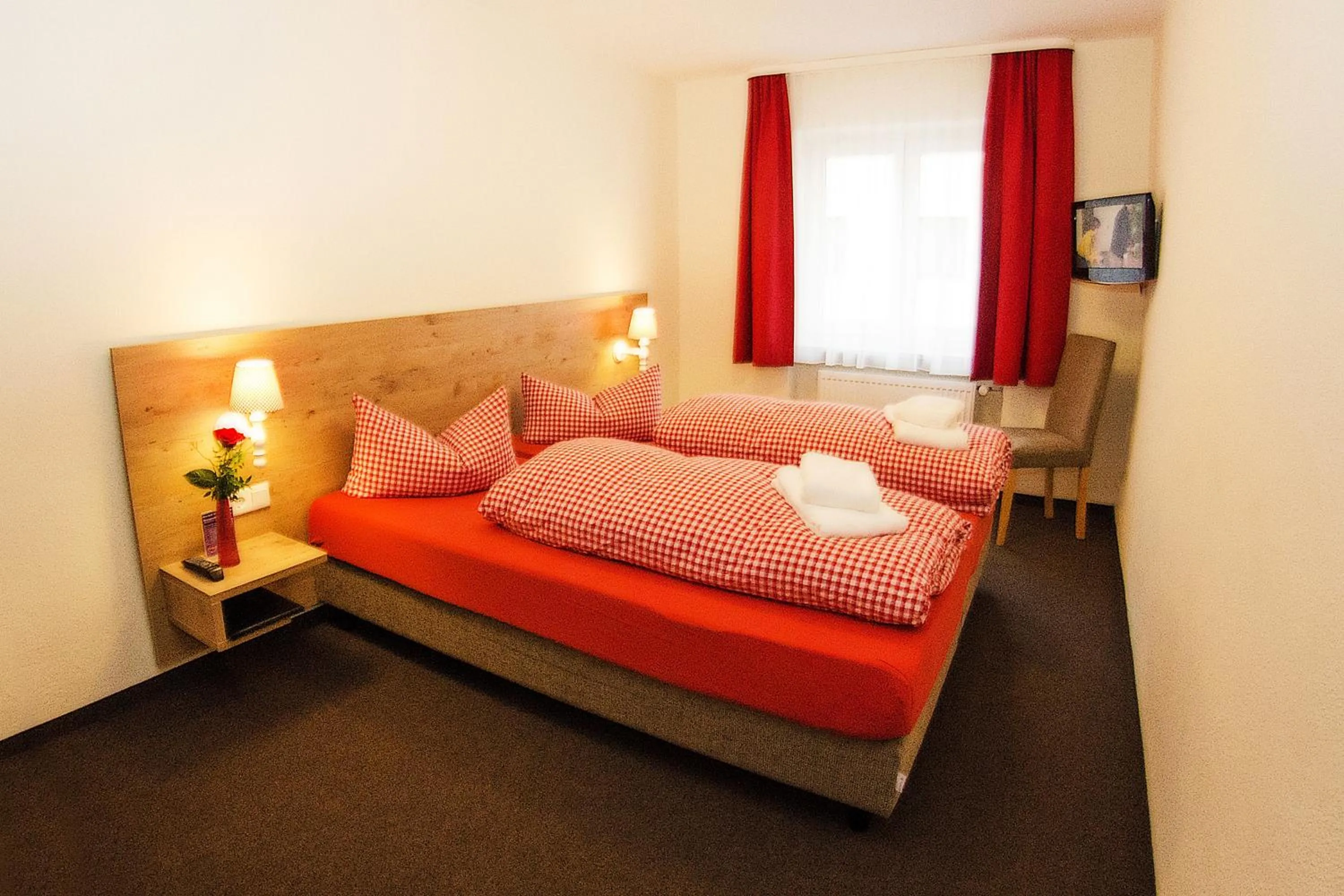 Photo of the whole room, Bed in Braugasthof Trompete